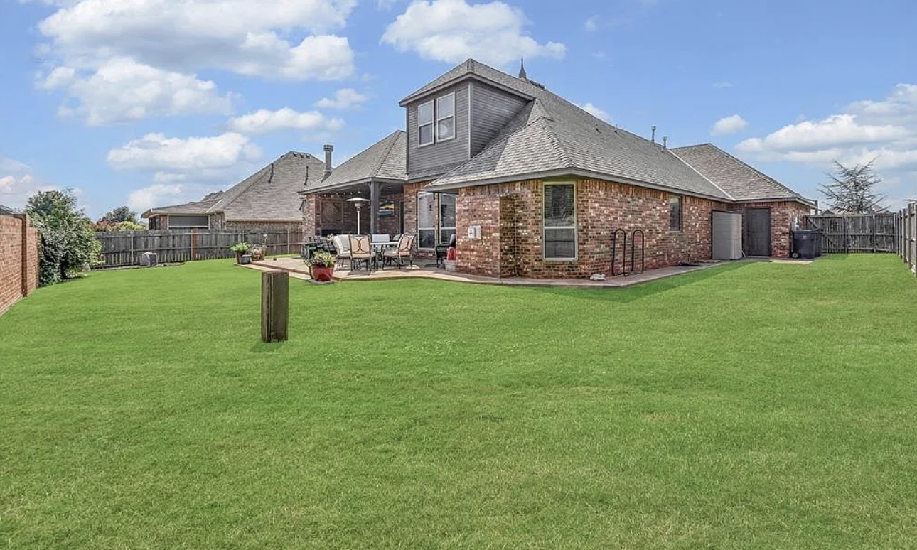 Spacious 4BR Yukon Retreat with Theater, Office & 3-Car Garage - Photo 10