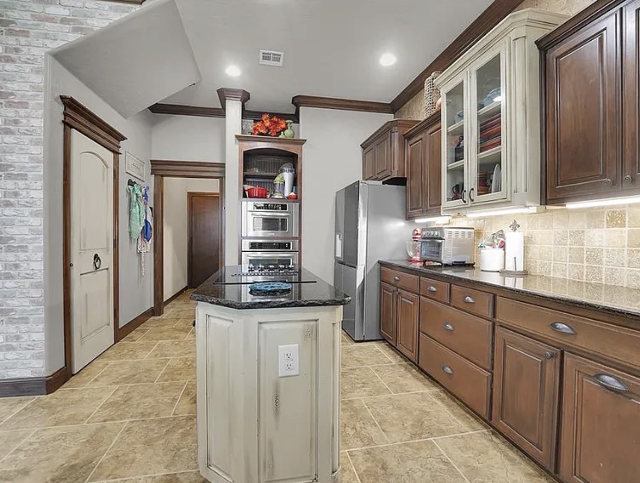 Spacious 4BR Yukon Retreat with Theater, Office & 3-Car Garage - Photo 6