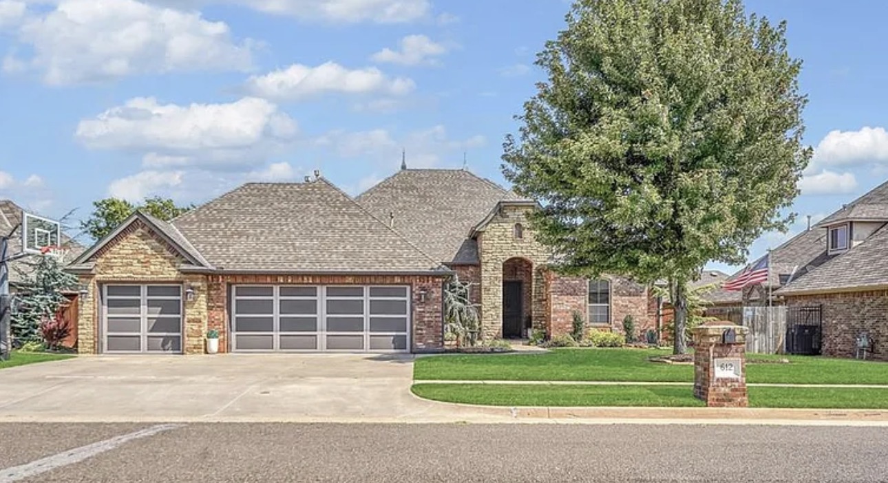 Spacious 4BR Yukon Retreat with Theater, Office & 3-Car Garage