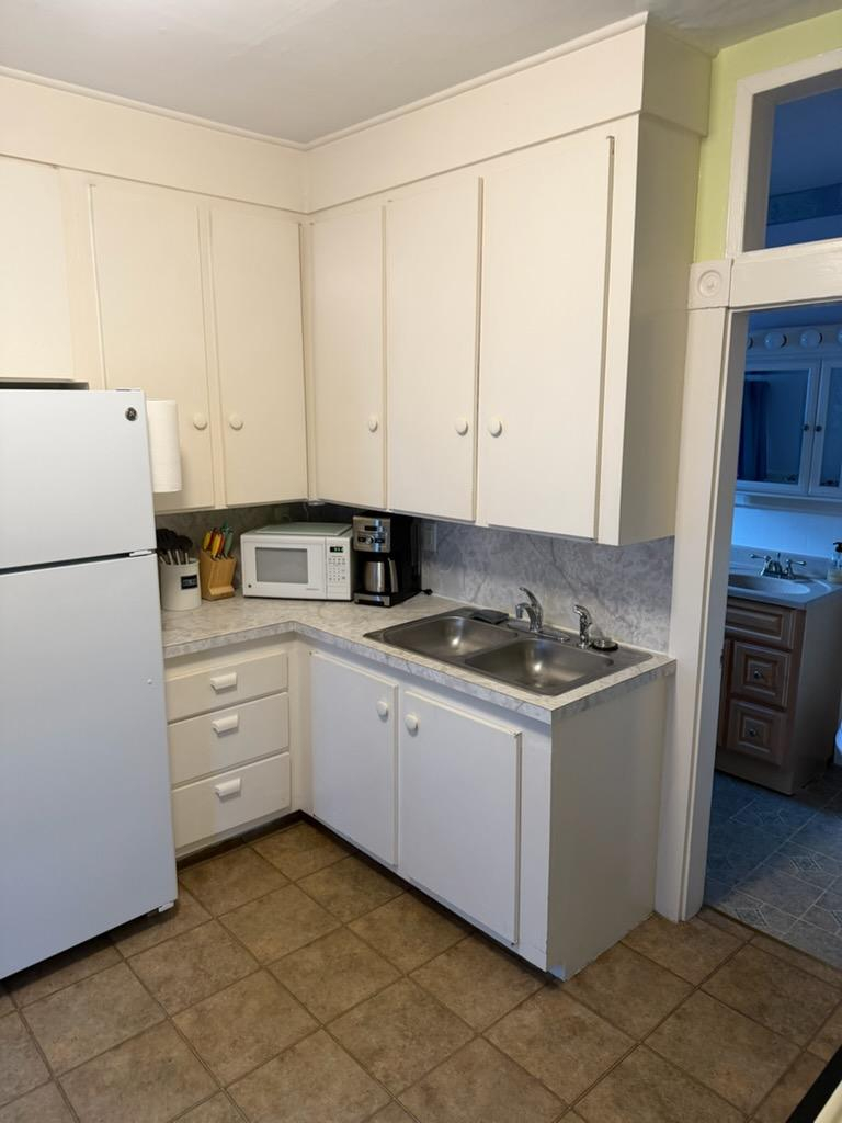 Quiet 2BR Apartment With Office Near Central Vermont Medical Center And Downtown Barre - Photo 3