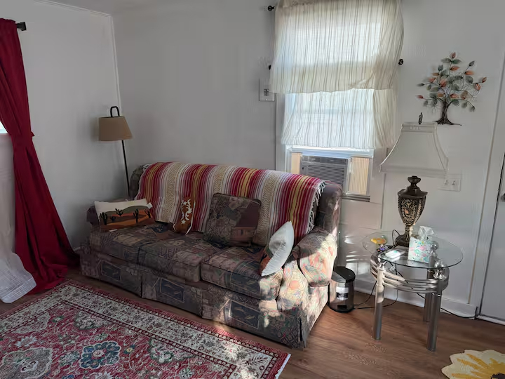 Little Blue Cottage - Photo 2