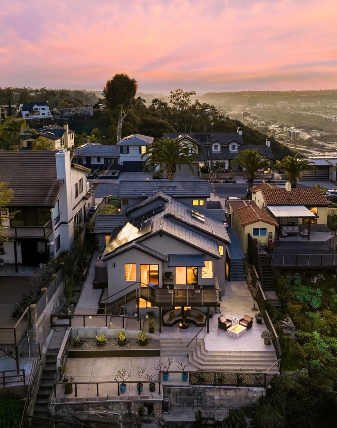 Central location, Cliff View Oasis - Photo 2