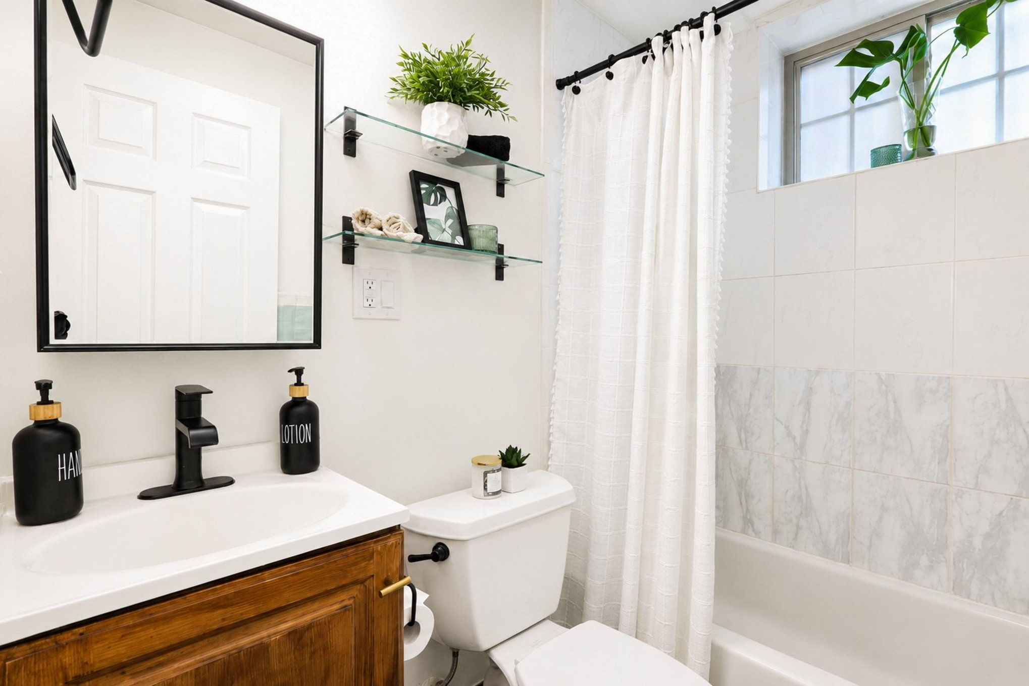 Furnished 2BR Park View Retreat | 2 Metros & Bus | Utilities Included | Near MedStar - Photo 7