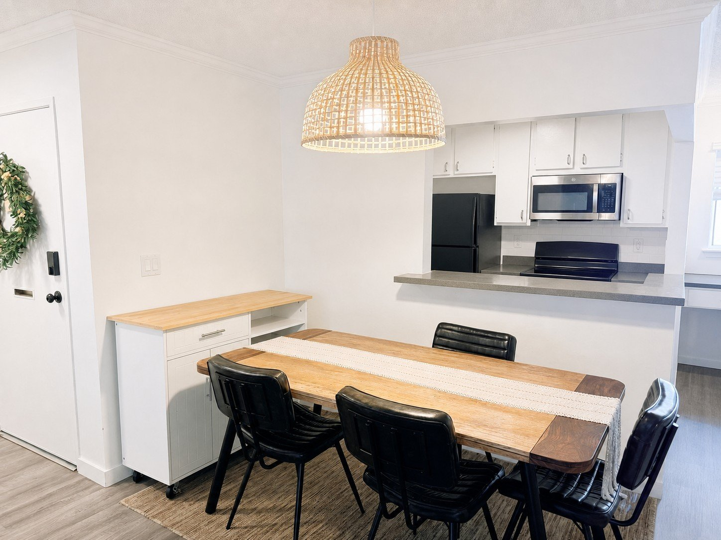 Furnished 2BR/2BA Condo · Bus 17 to UCLA at the Door · In-Unit W/D · Gym & Spa · Pets OK - Photo 5