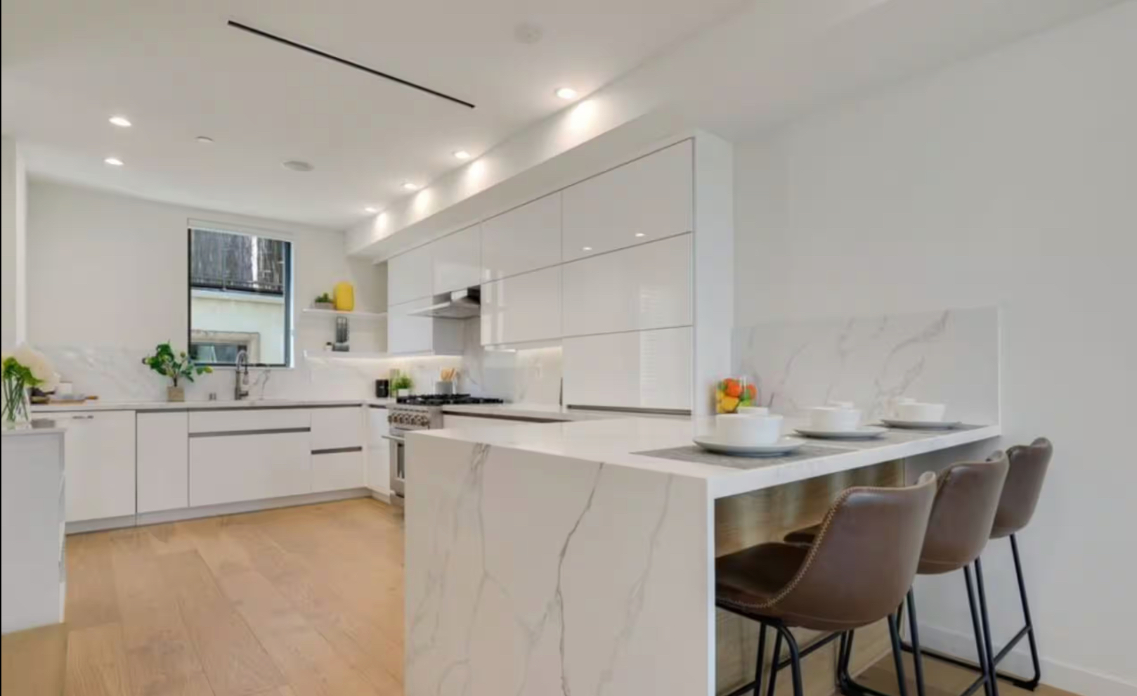 Sawtelle - West Los Angeles Modern Home - Photo 1
