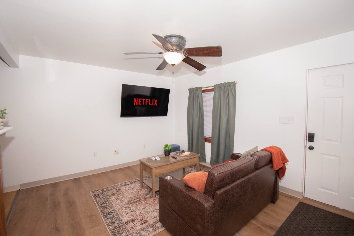 Cozy 1BR Near Lake Champlain - All Utilities Included - Photo 2