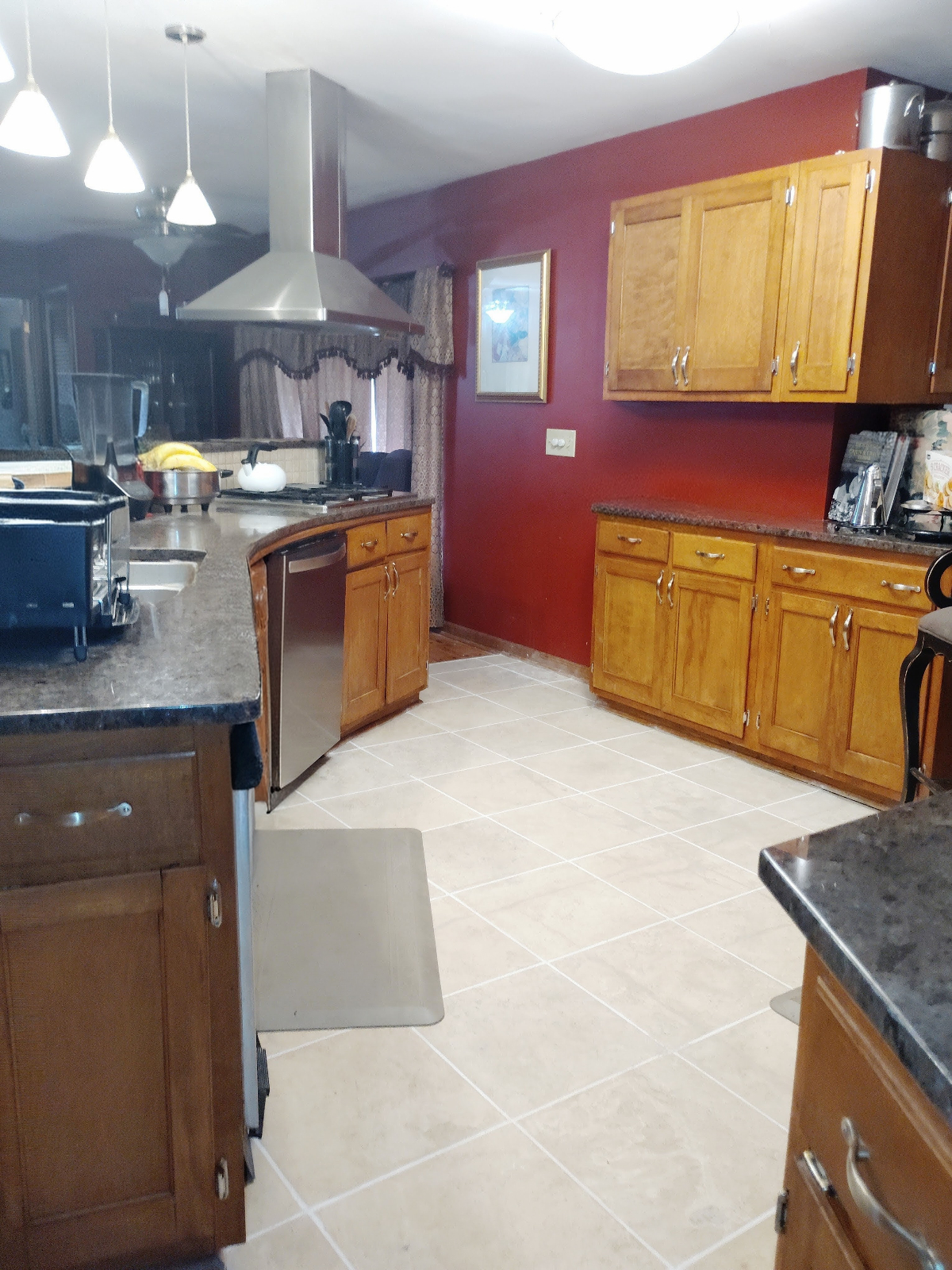 Furnished Full-Bedroom | Quiet Monthly Stay | Nurses' Retreat - Photo 11