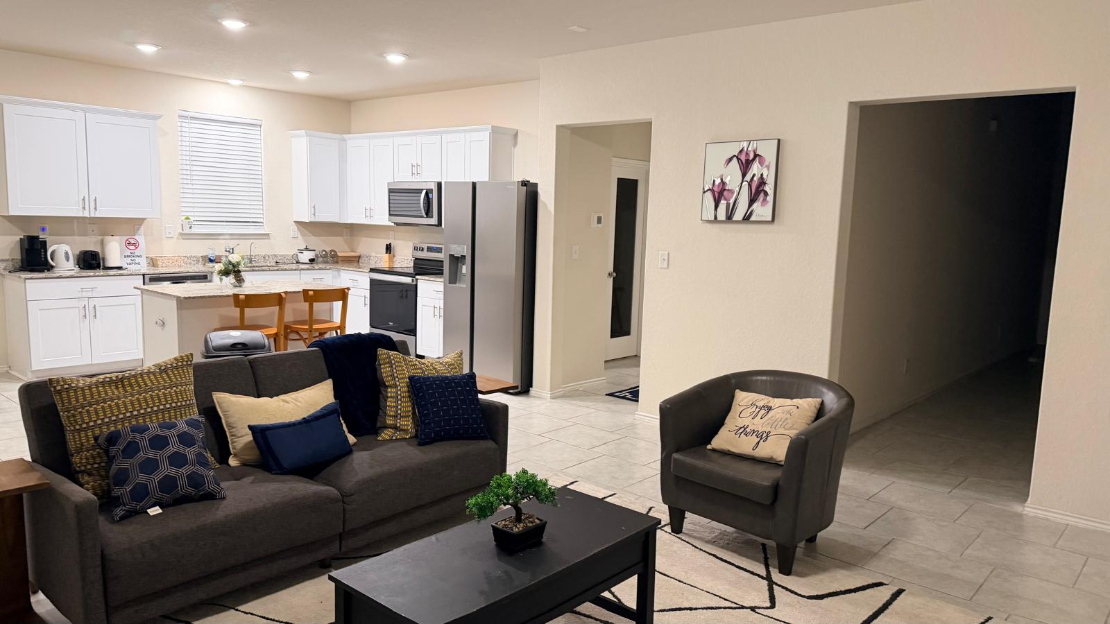 Move-in Ready  3 Beds,  2 Baths Home in a Prime Location - Photo 8
