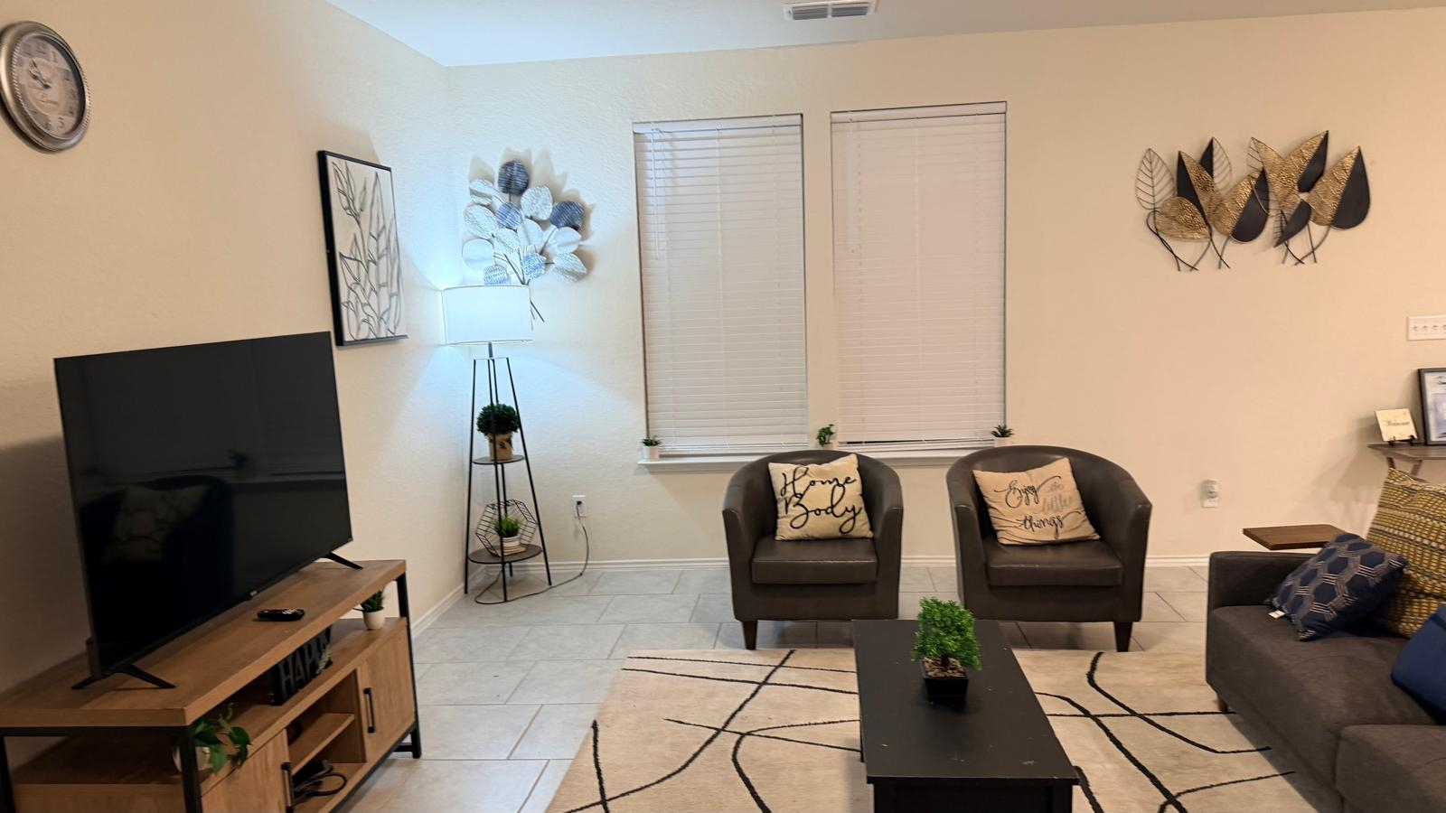 Move-in Ready 3 Beds, 2 Baths Home in a Prime Location - Photo 1