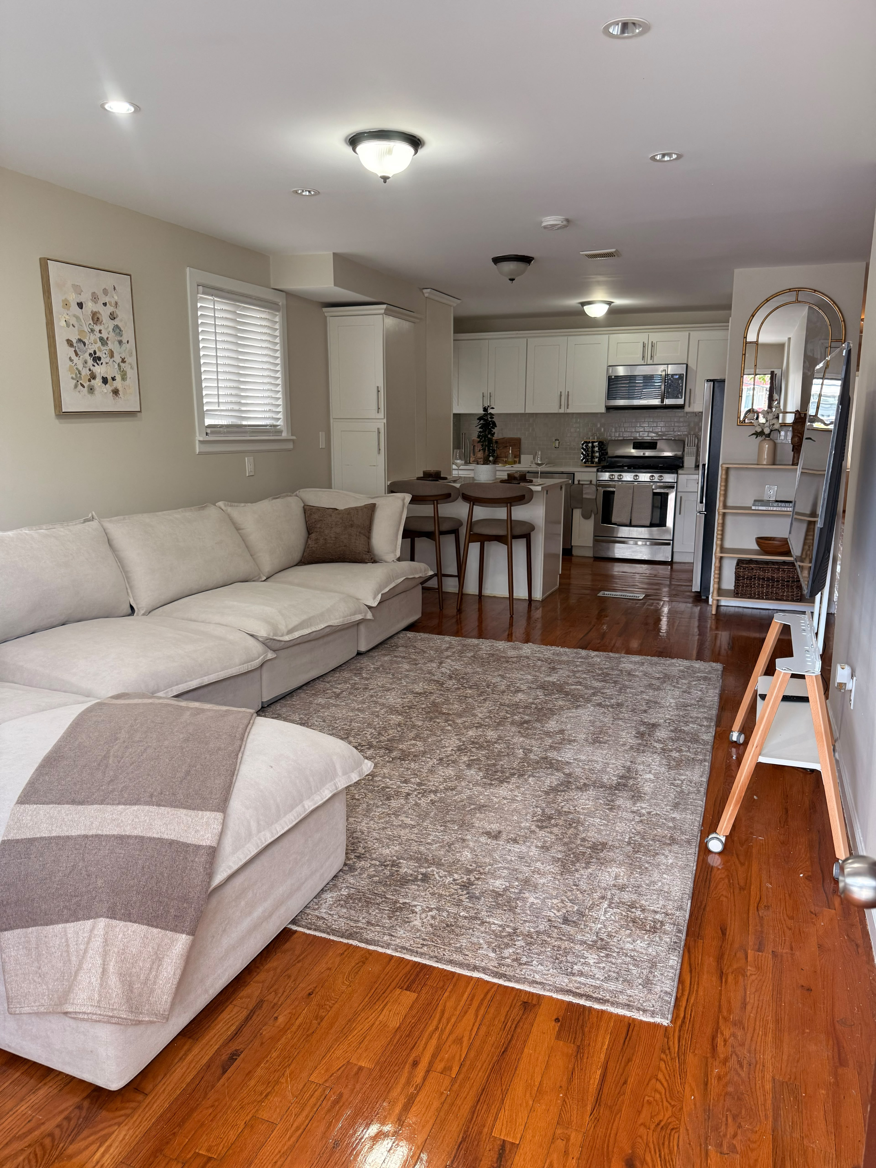 Move-In Ready 2BR/2BA Near Bronx Hospitals - Quiet Block, Parking, Flexible 30+ Day Stays - Photo 1