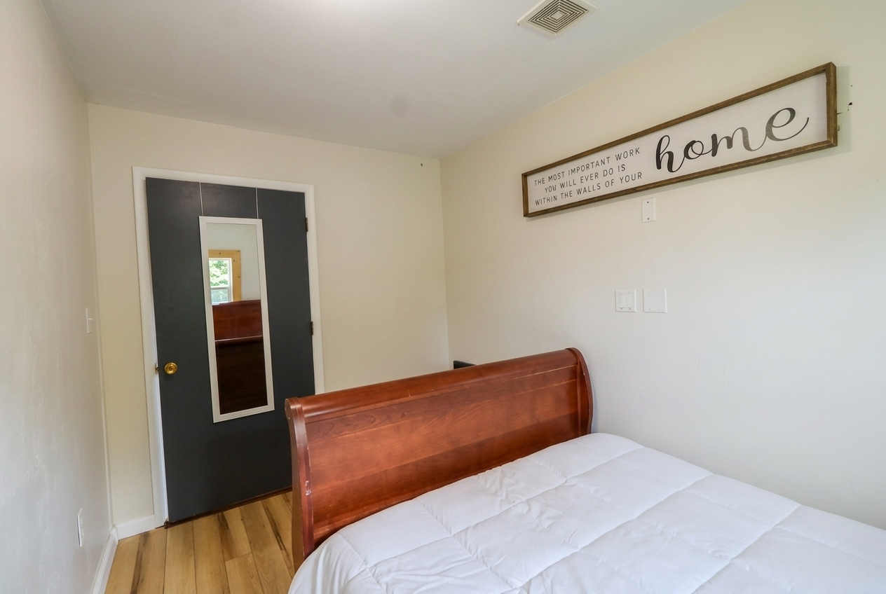 Unwind After Your Shift | Cozy Moundsville 1BR with Deck - Photo 5