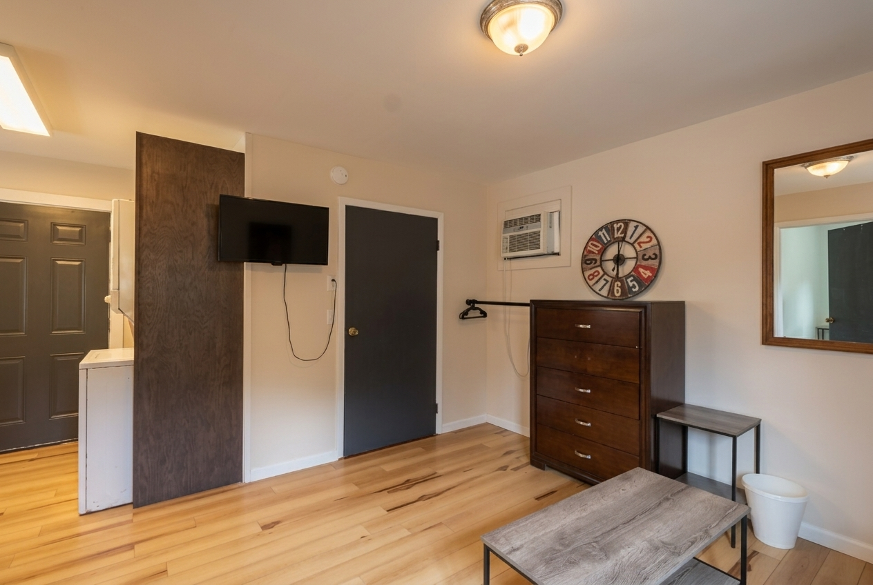 Unwind After Your Shift | Cozy Moundsville 1BR with Deck - Photo 9