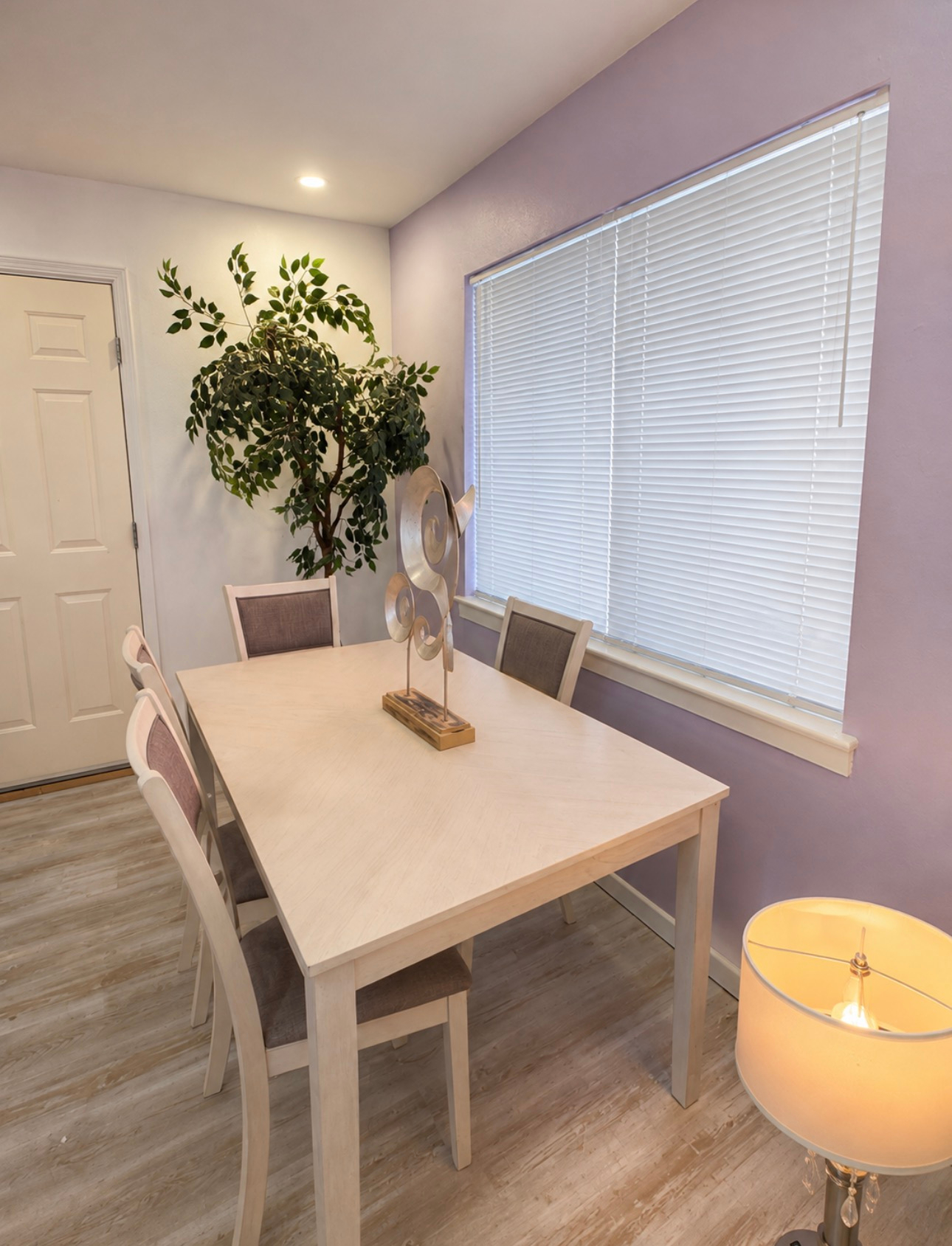 Comfortable, Practical Furnished Home for Work & Extended Stays - Photo 11