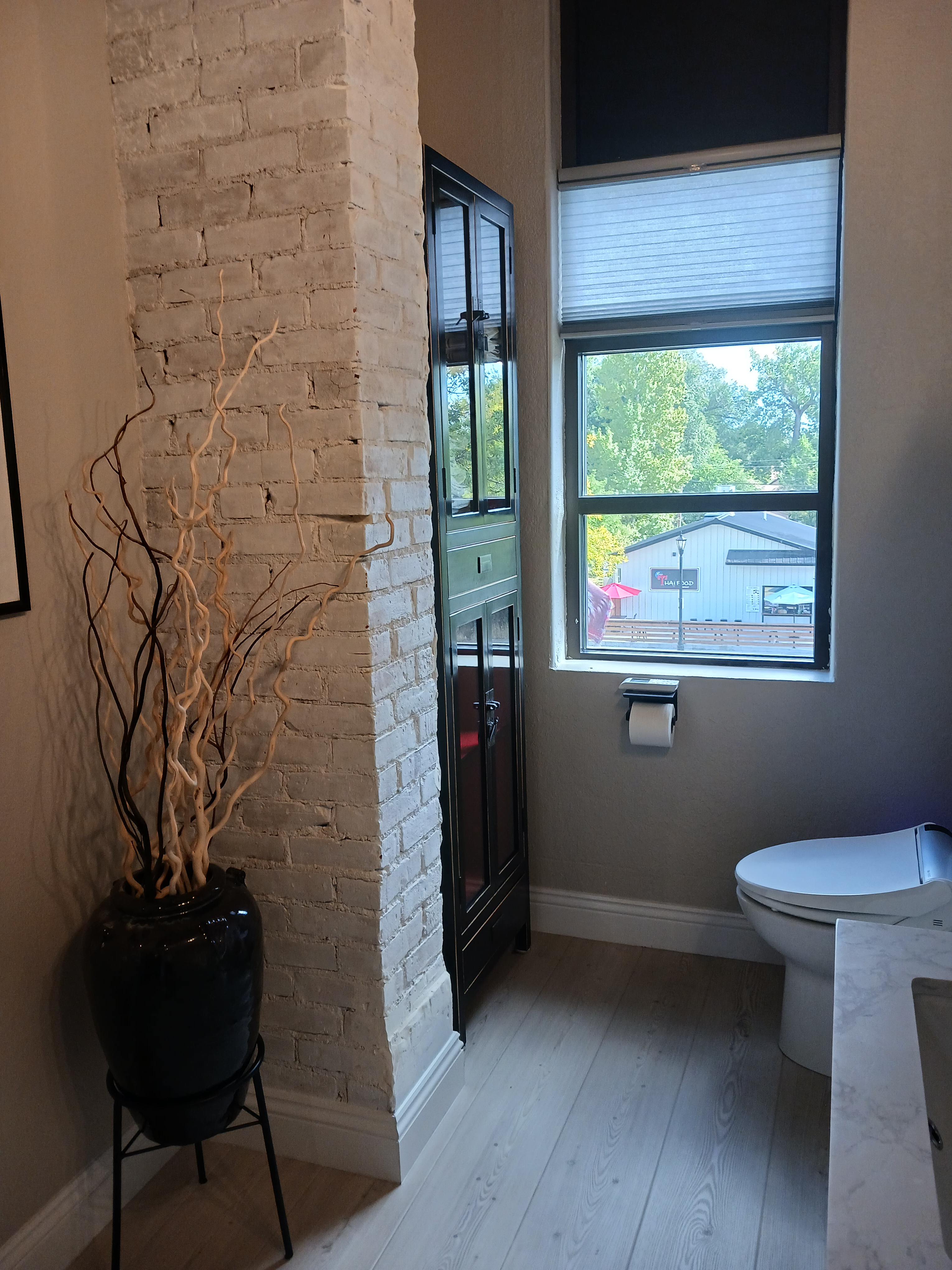 Renovated Turn of the Century Two-story Grade School | Top-Floor 2BR 1BR Unit | 24-Hour On-Site Gym  - Photo 12