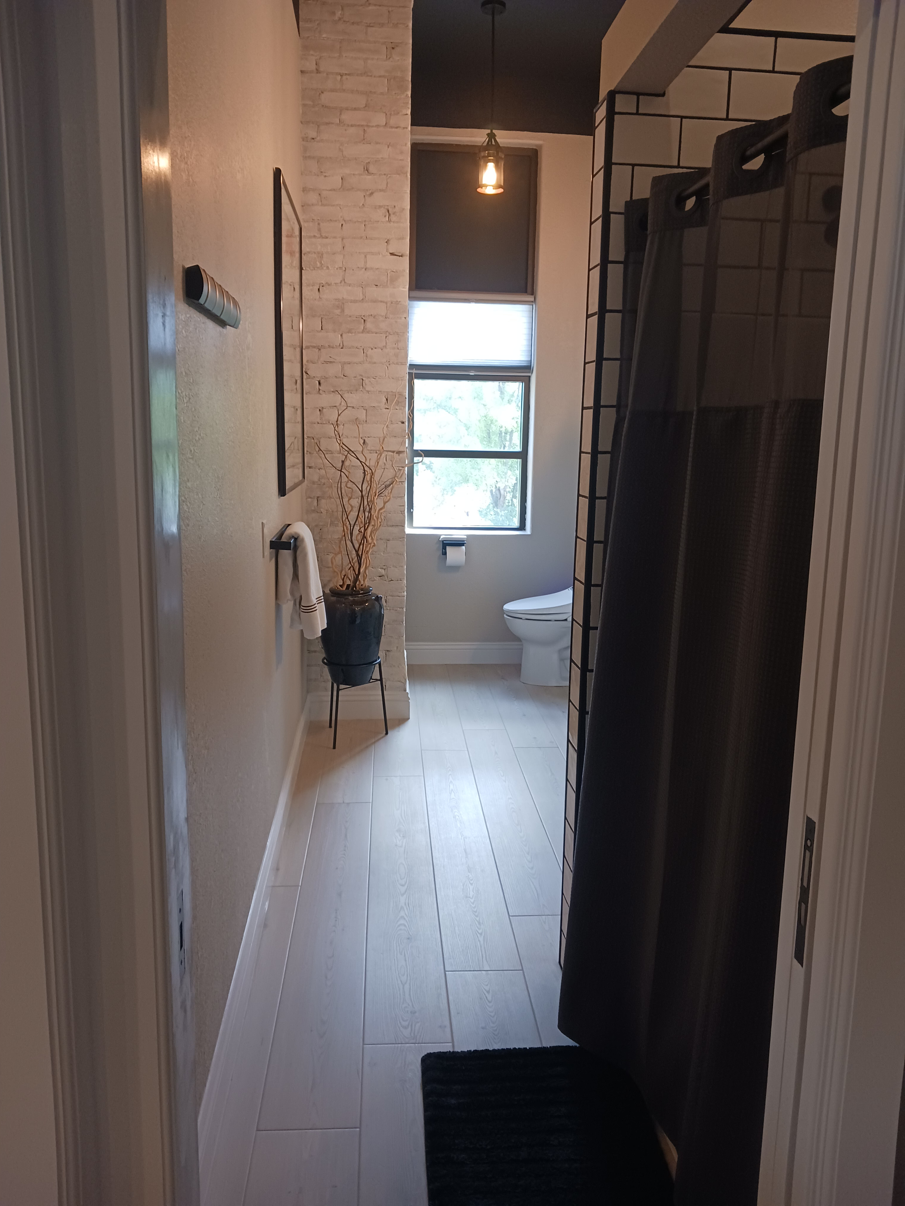 Renovated Turn of the Century Two-story Grade School | Top-Floor 2BR 1BR Unit | 24-Hour On-Site Gym  - Photo 11