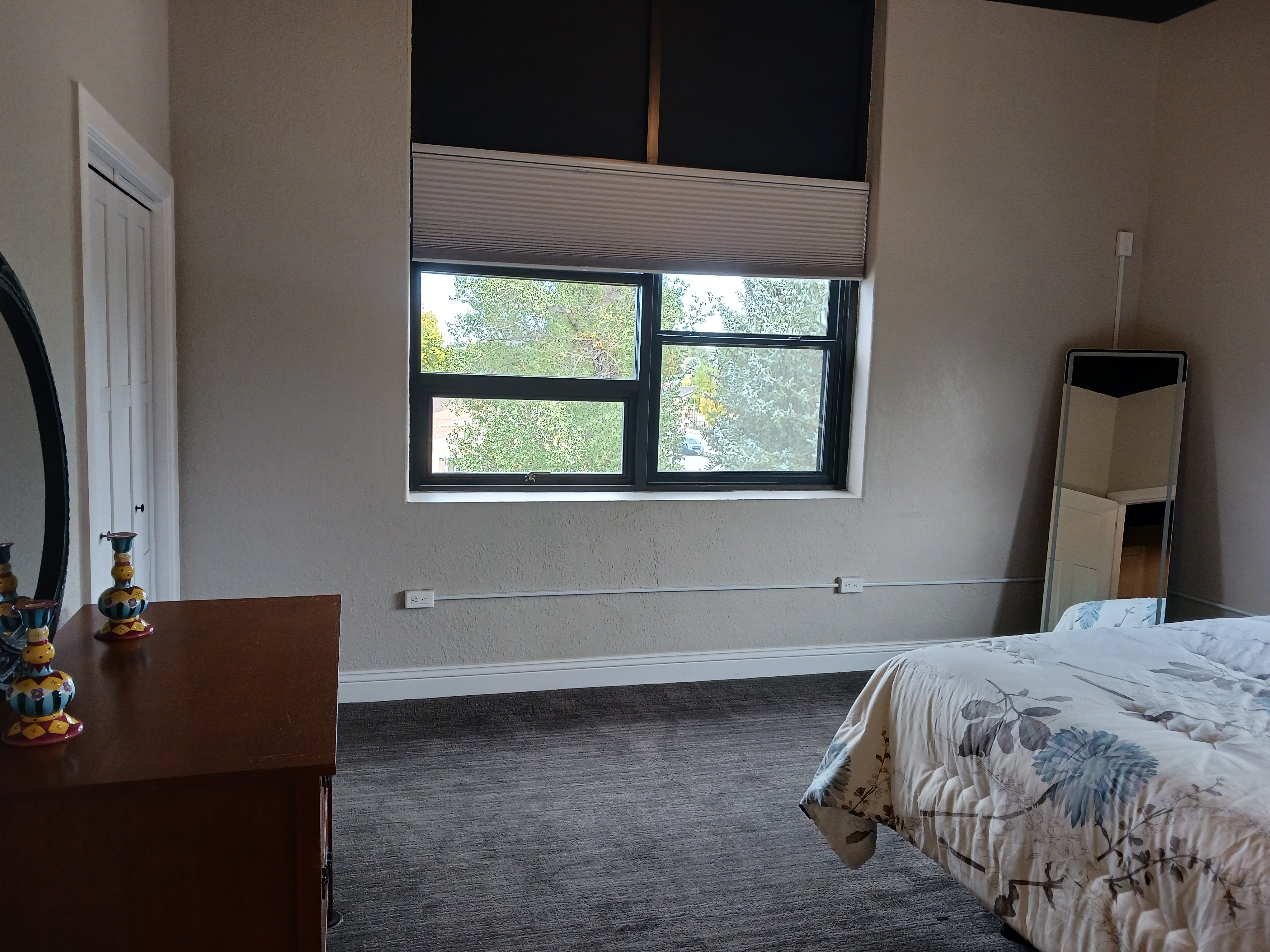 Renovated Turn of the Century Two-story Grade School | Top-Floor 2BR 1BR Unit | 24-Hour On-Site Gym  - Photo 9