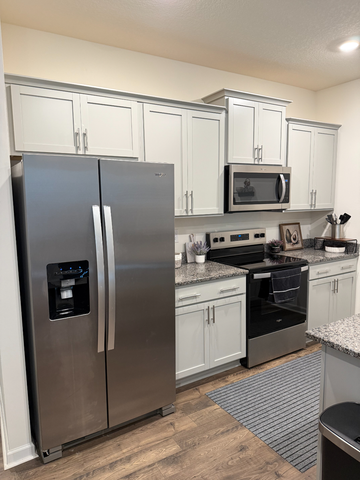 Furnished 3-Bedroom Townhome with Garage and Home Office - Photo 2