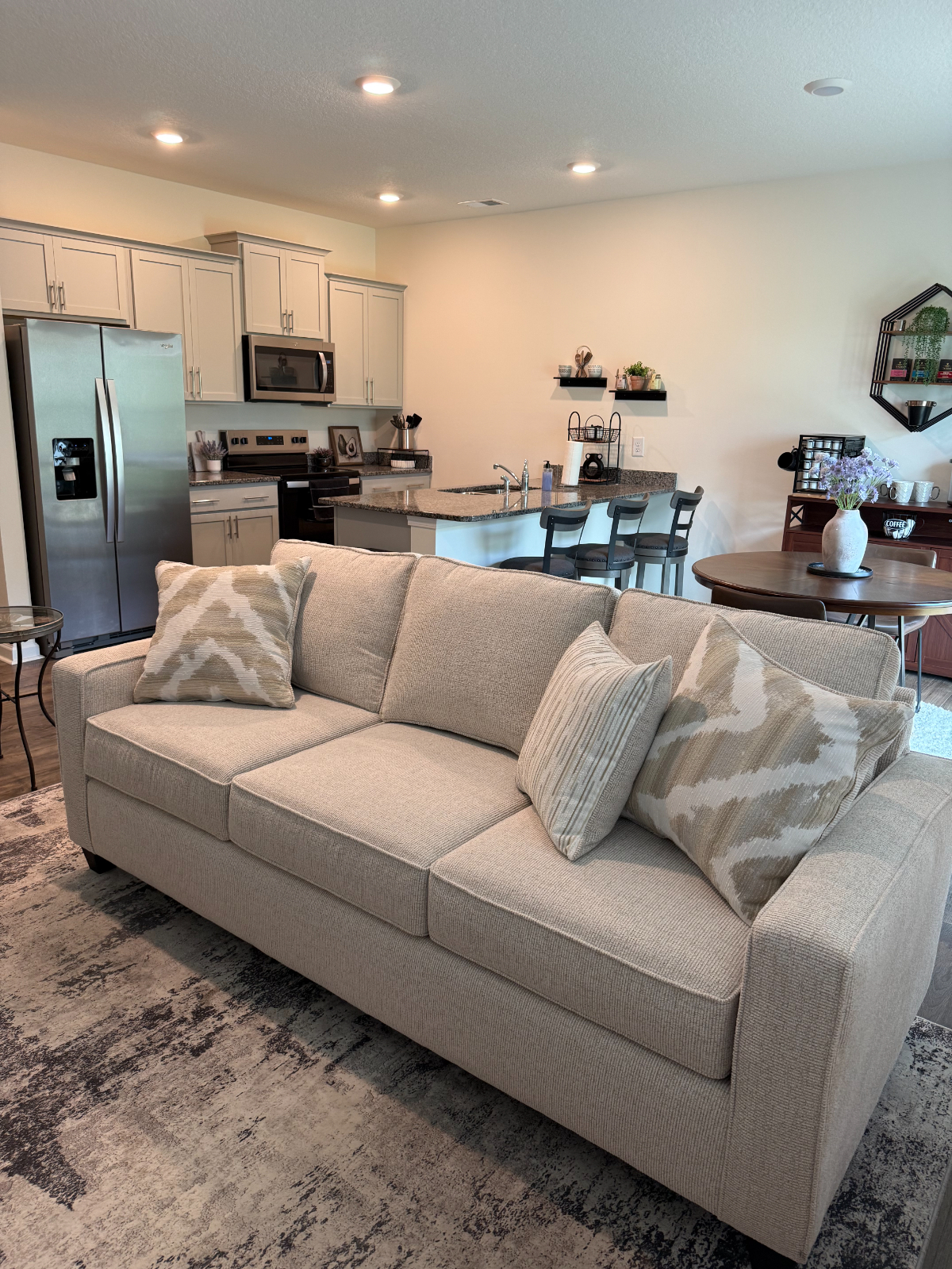 Furnished 3-Bedroom Townhome with Garage and Home Office - Photo 3