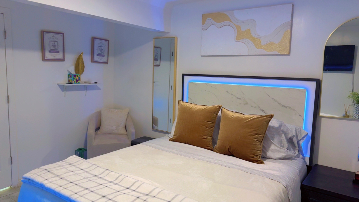 Quiet Furnished Private Room in New Rochelle - Perfect for Travel Professionals - Photo 1