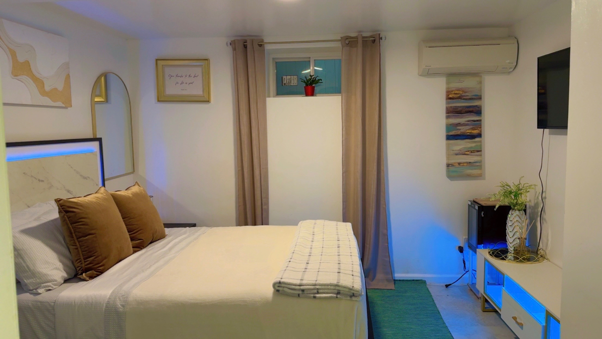 Quiet Furnished Private Room in New Rochelle - Perfect for Travel Professionals - Photo 3
