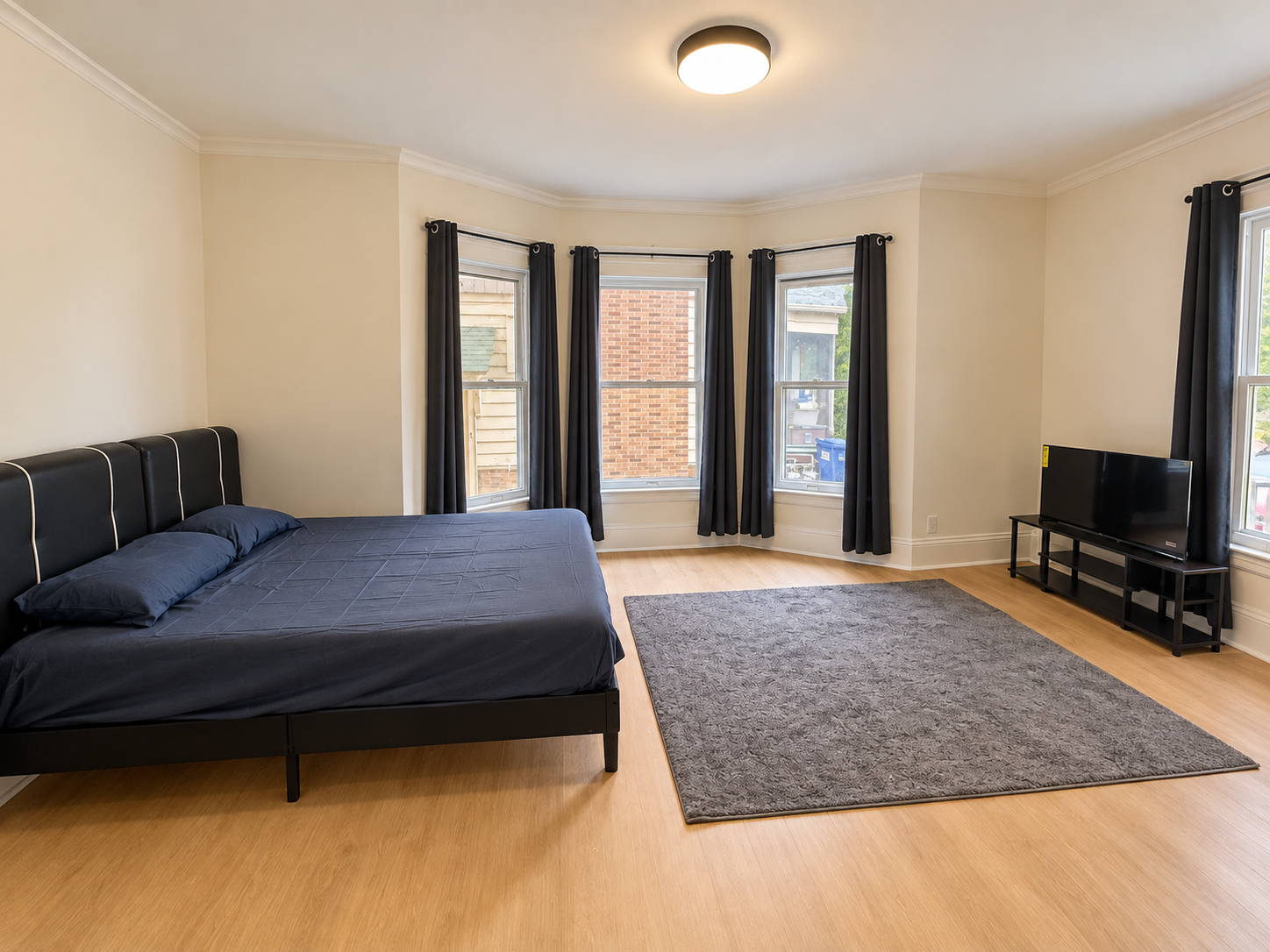 Move-In Ready Room for Traveling Professionals - Photo 1