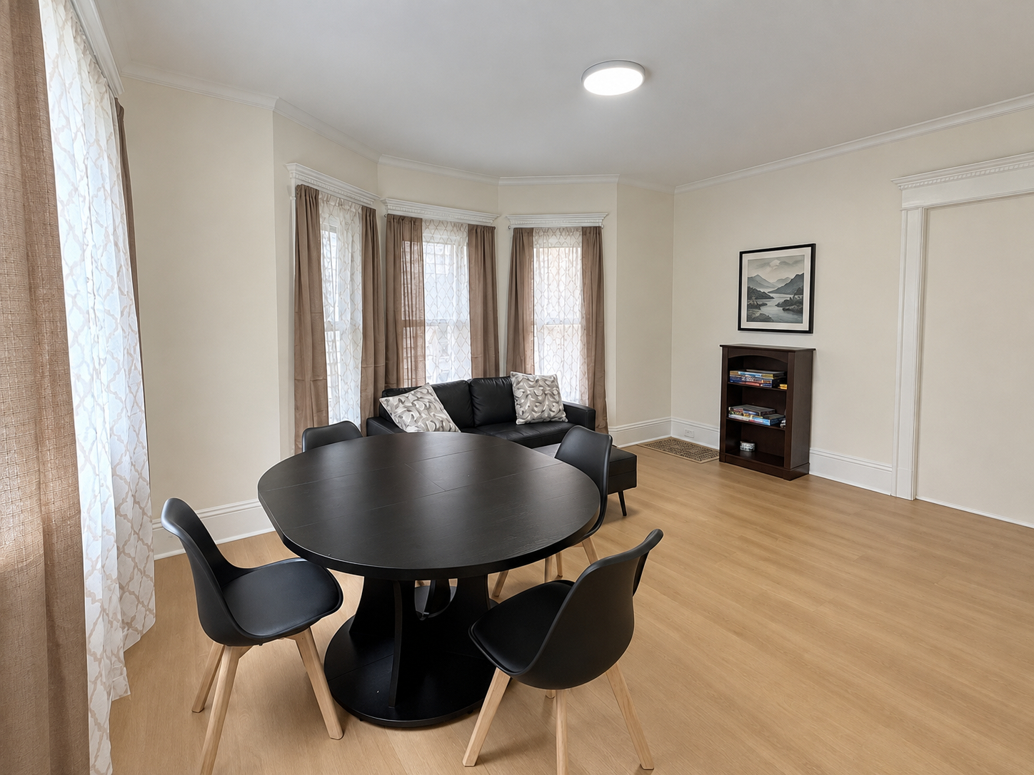 Move-In Ready Room for Traveling Professionals - Photo 3