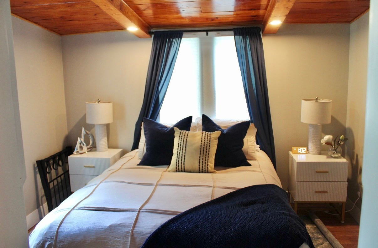 Charming 2-Bedroom Lake Cottage - Photo 6