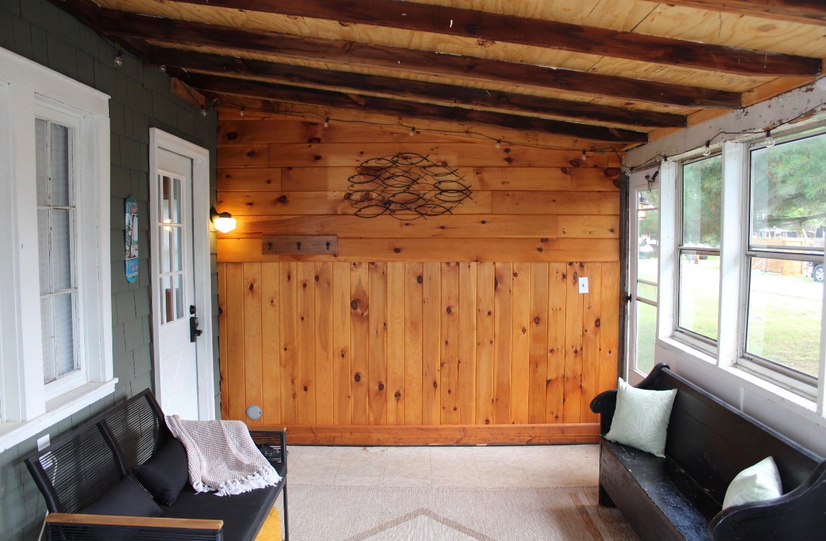 Charming 2-Bedroom Lake Cottage - Photo 9