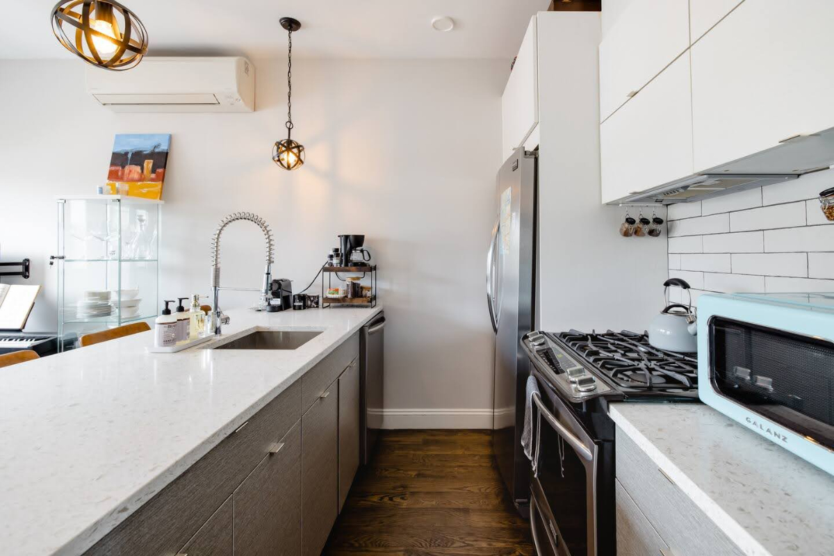 3 Blks to SUNY Downstate/Kings County | Dual 2BR/2BA Suites  FIOS  W/D - Photo 9