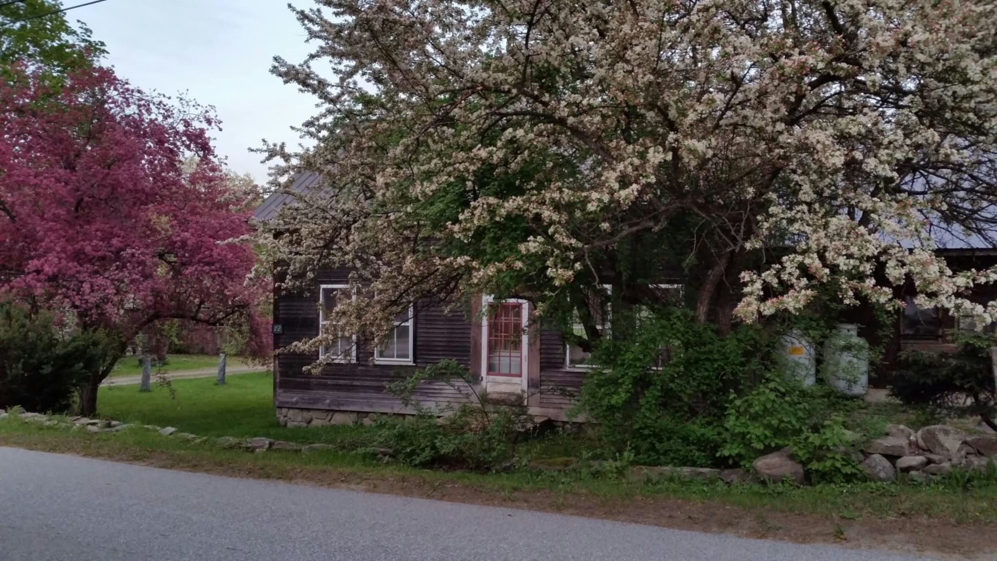 Funky farmhouse in Jamaica VT - Photo 10