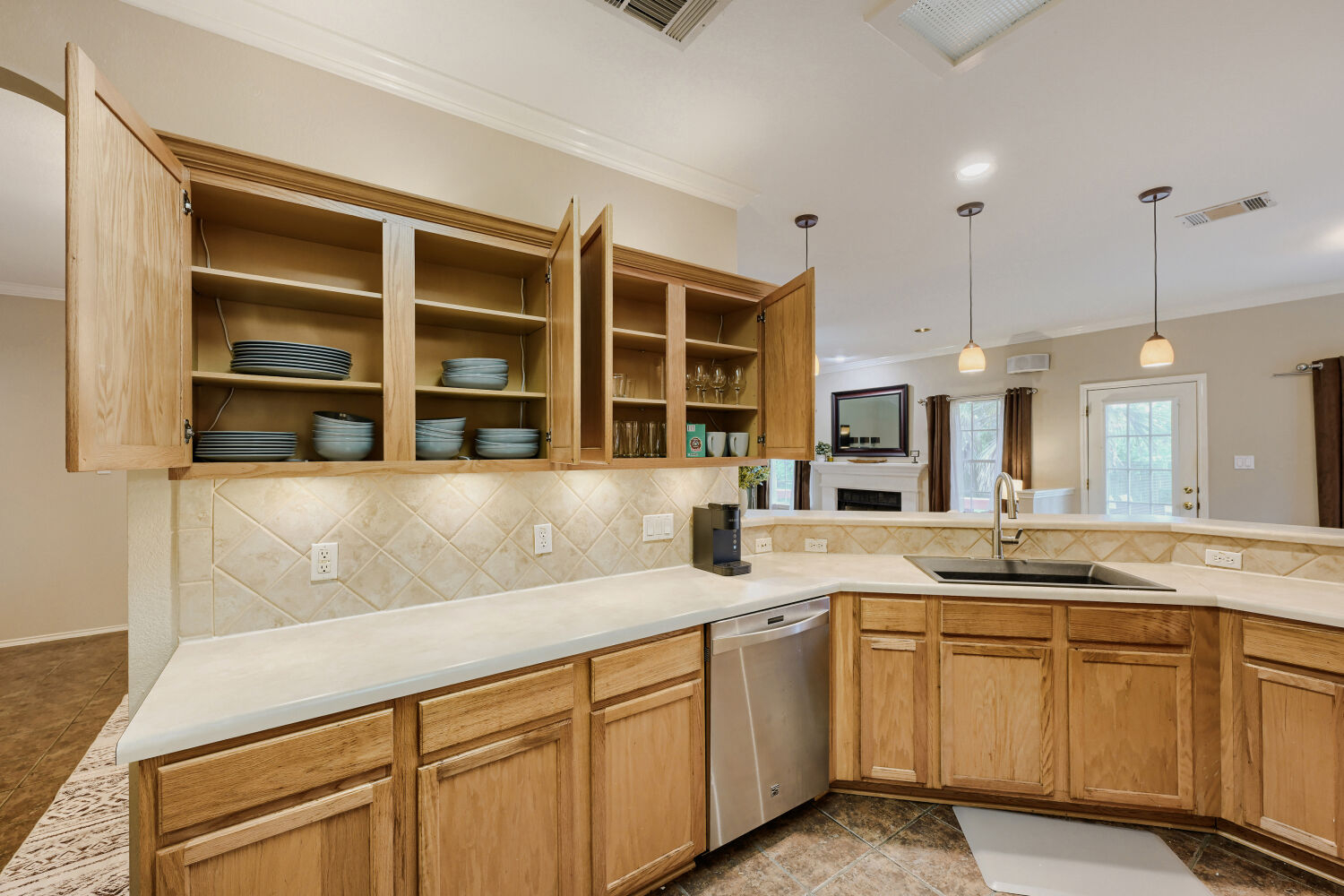TCH - Spacious 3 bed/2 bath in Austin with Yard - Photo 6