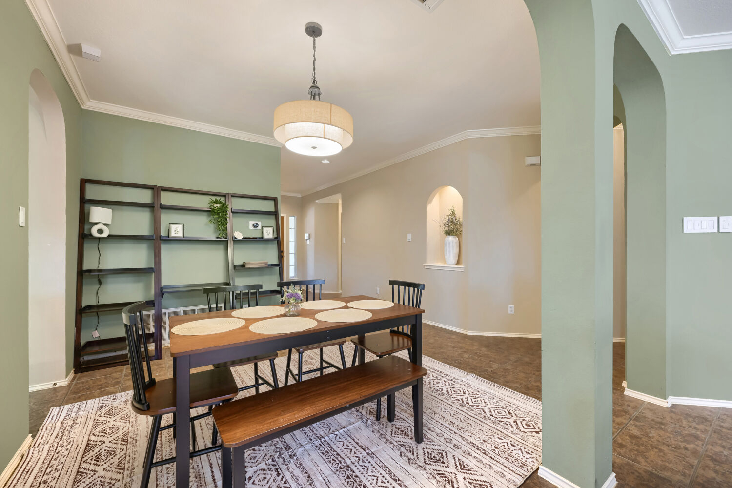 TCH - Spacious 3 bed/2 bath in Austin with Yard - Photo 11