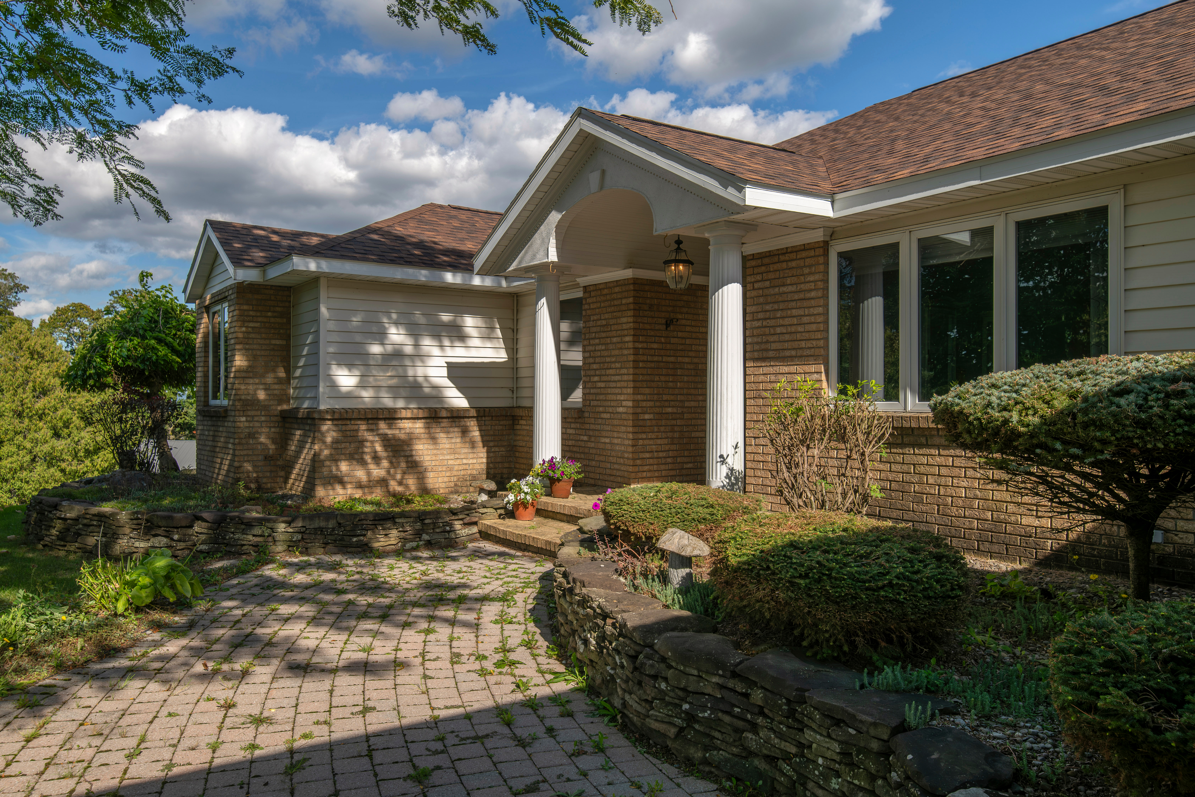 Immaculate Country Home with breath taking views - Photo 4