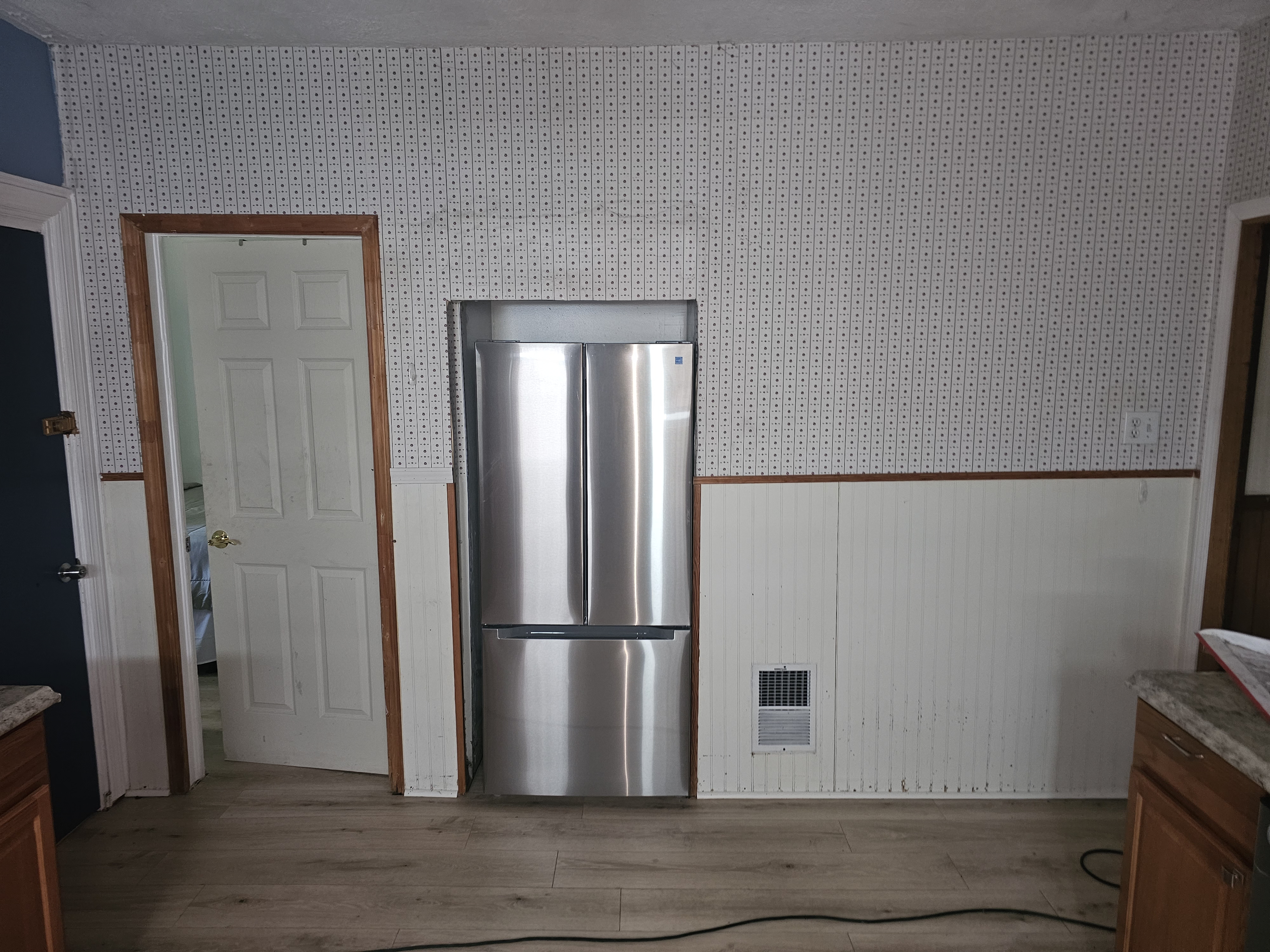 Furnished Room | Queen Bed, Laundry + Fenced Backyard - Photo 12