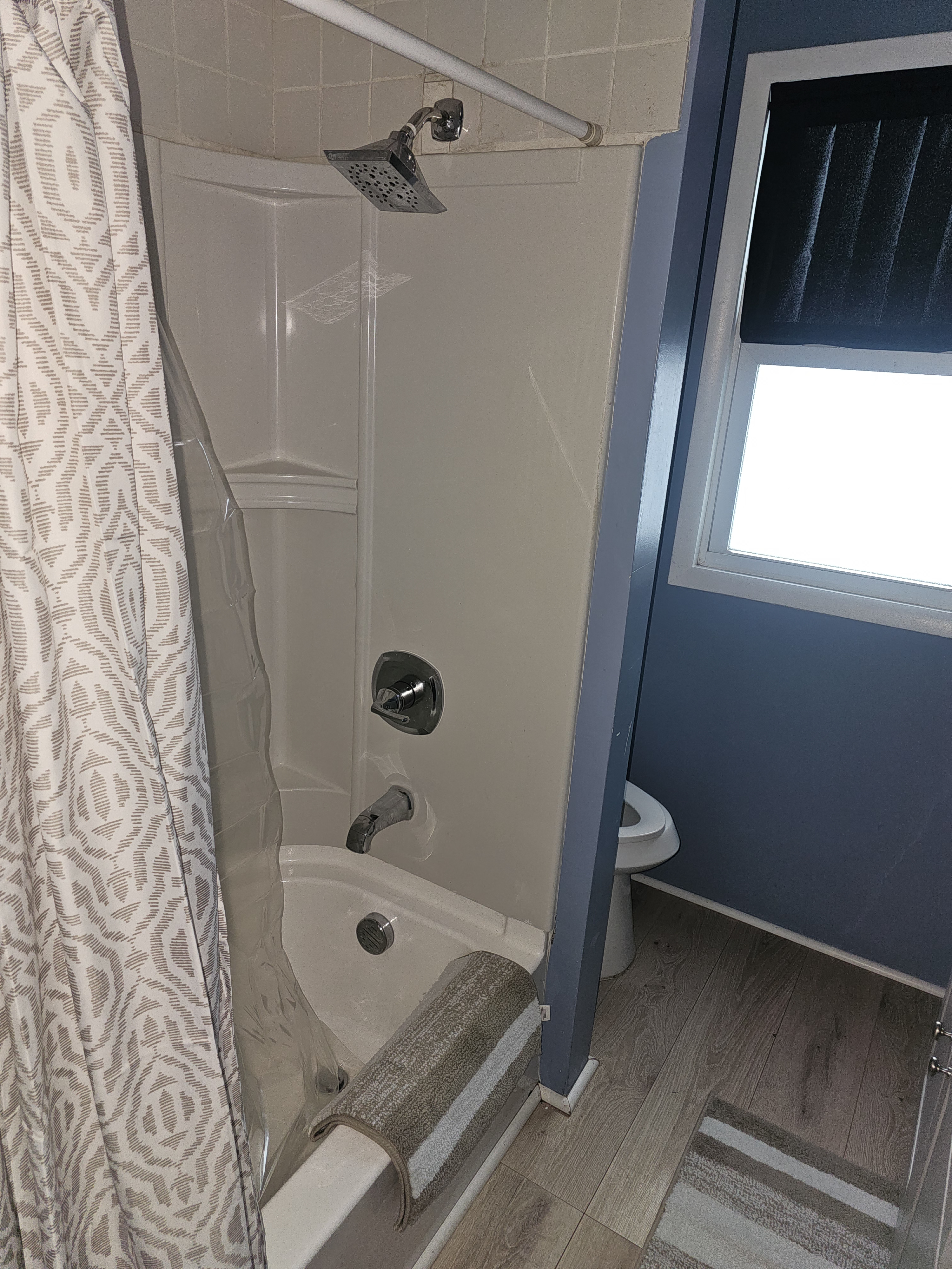 Furnished Room | Queen Bed, Laundry + Fenced Backyard - Photo 8