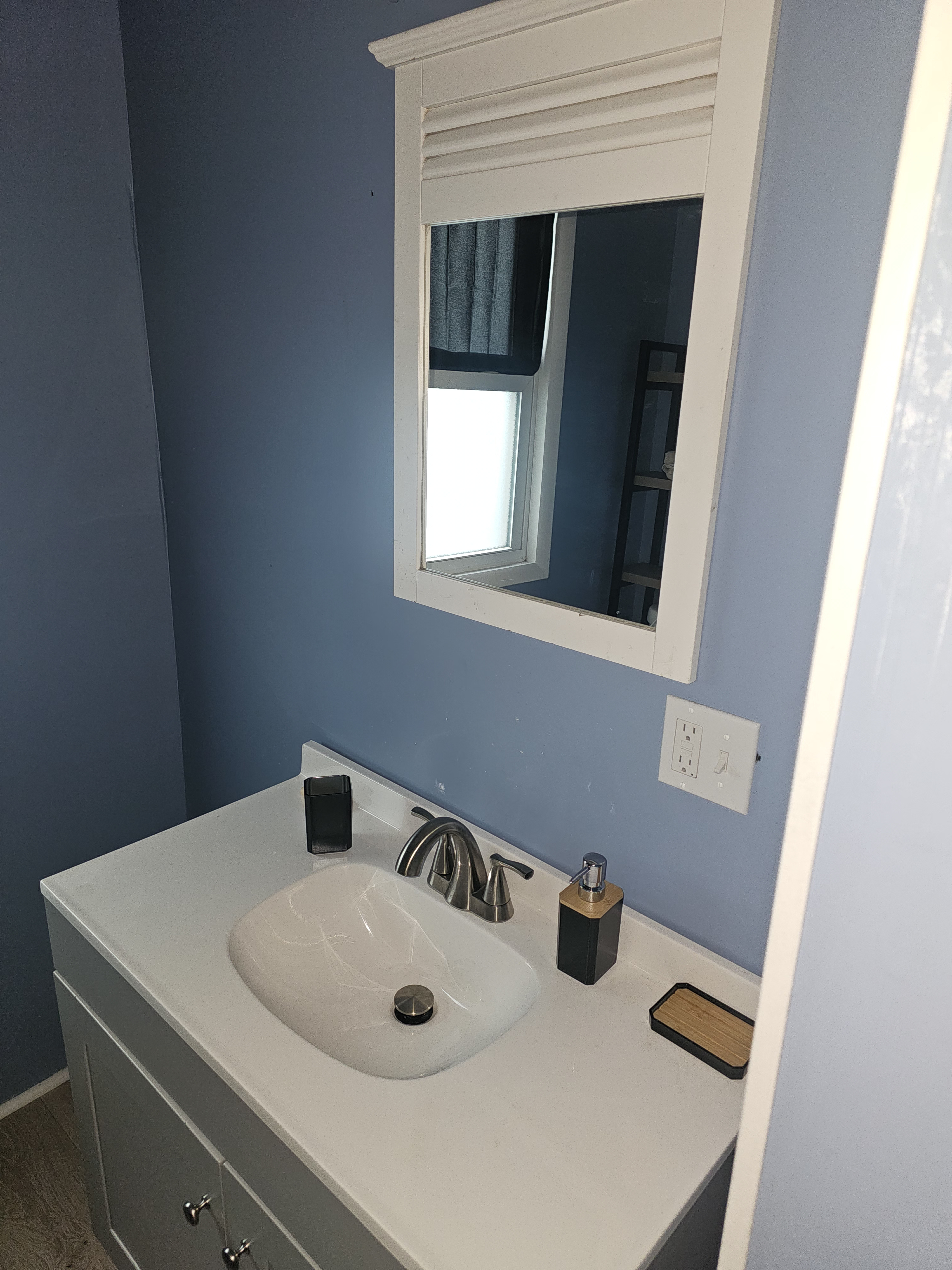 Furnished Room | Queen Bed, Laundry + Fenced Backyard - Photo 7
