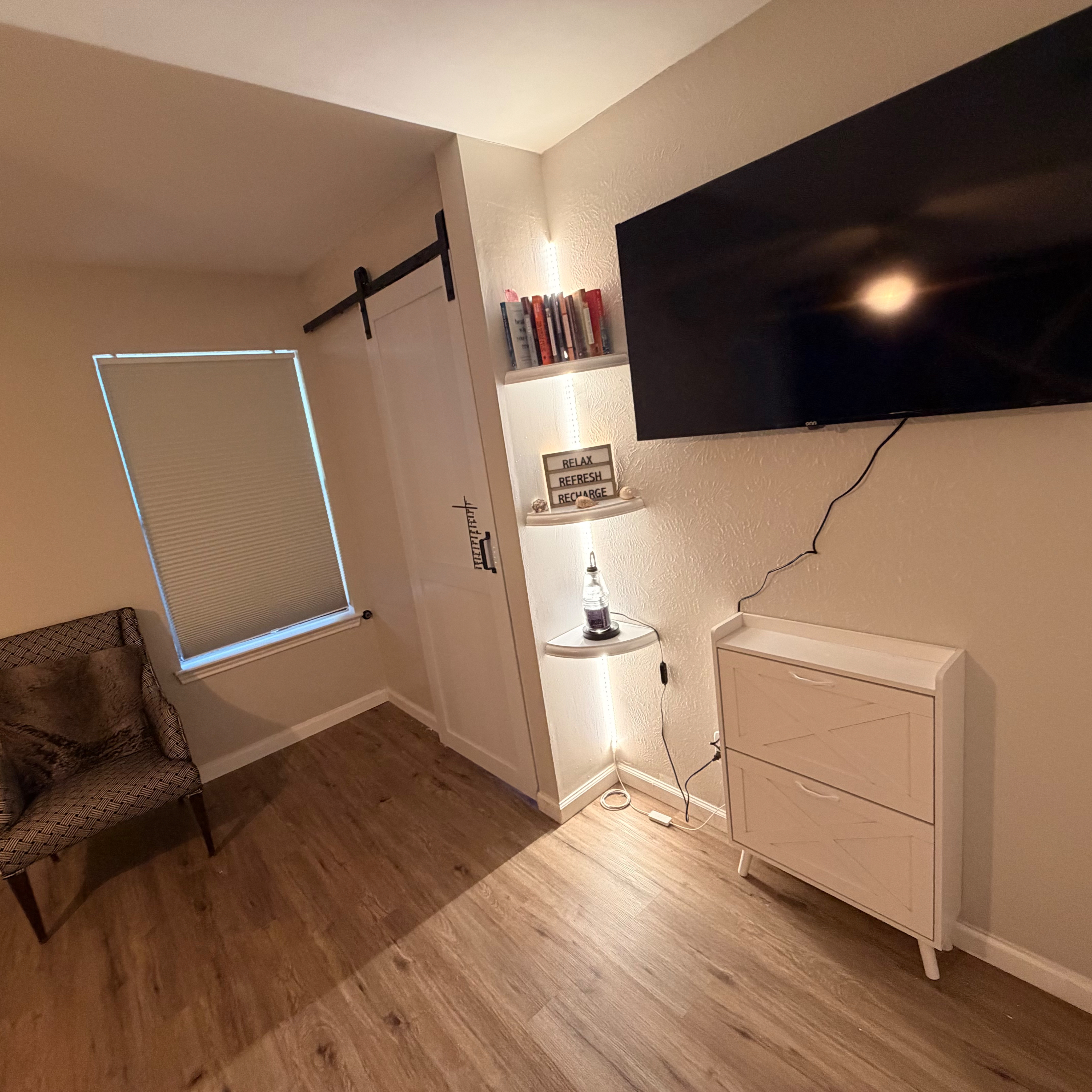 New Unit - Photo 2