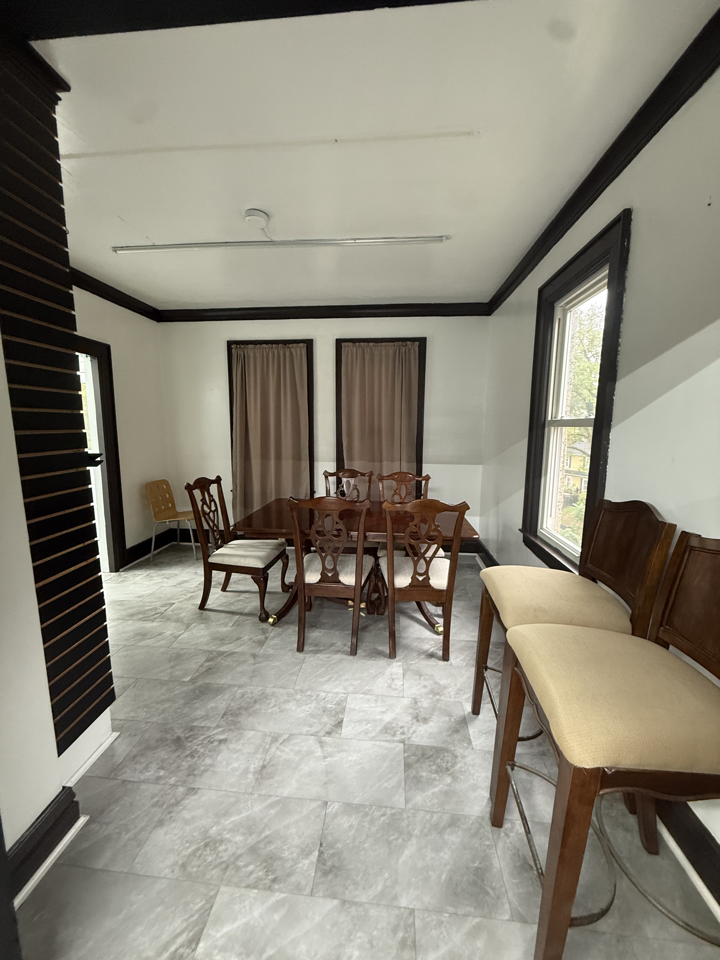 2BR in Charleston's Bridge Road District: Walk to Dining, Minutes to Hospitals - Photo 3