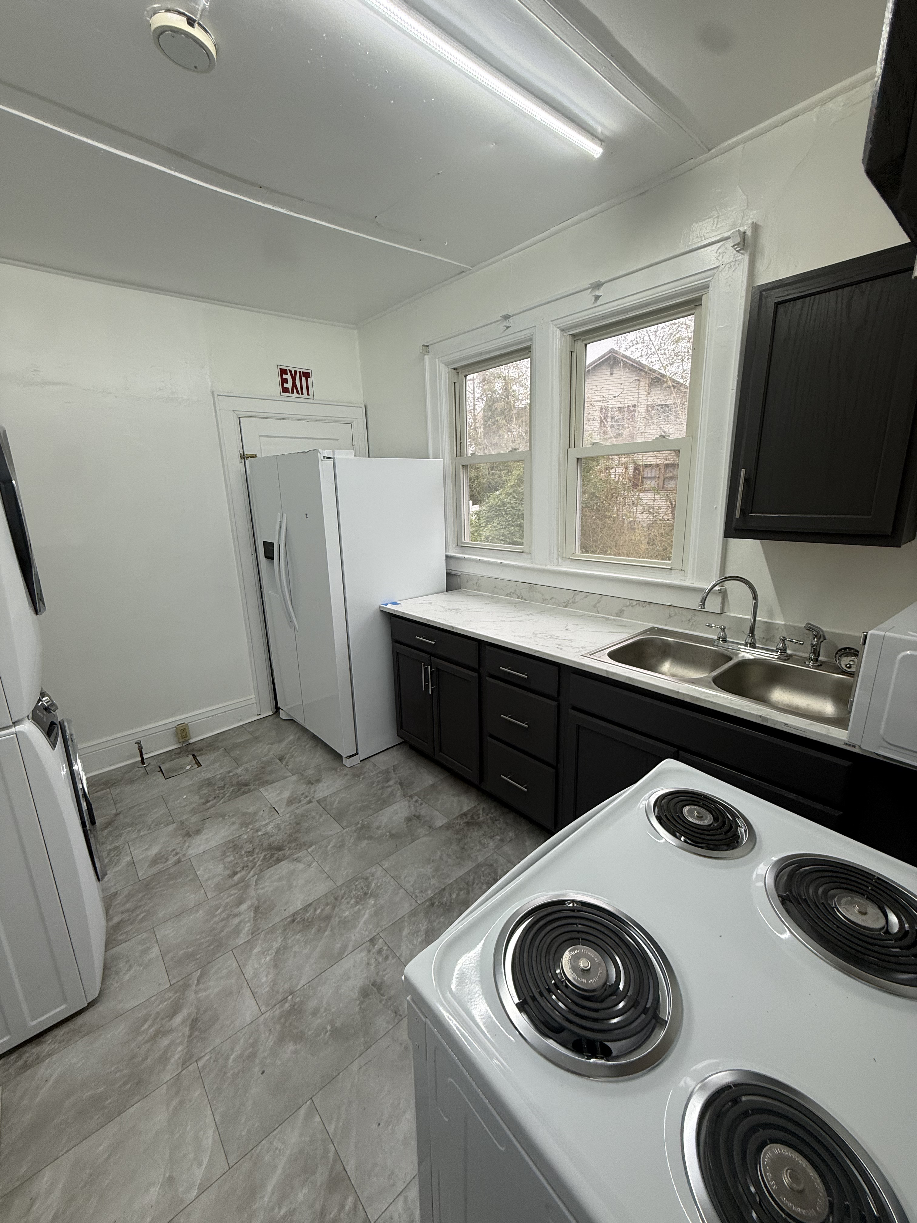 2BR in Charleston's Bridge Road District: Walk to Dining, Minutes to Hospitals - Photo 5