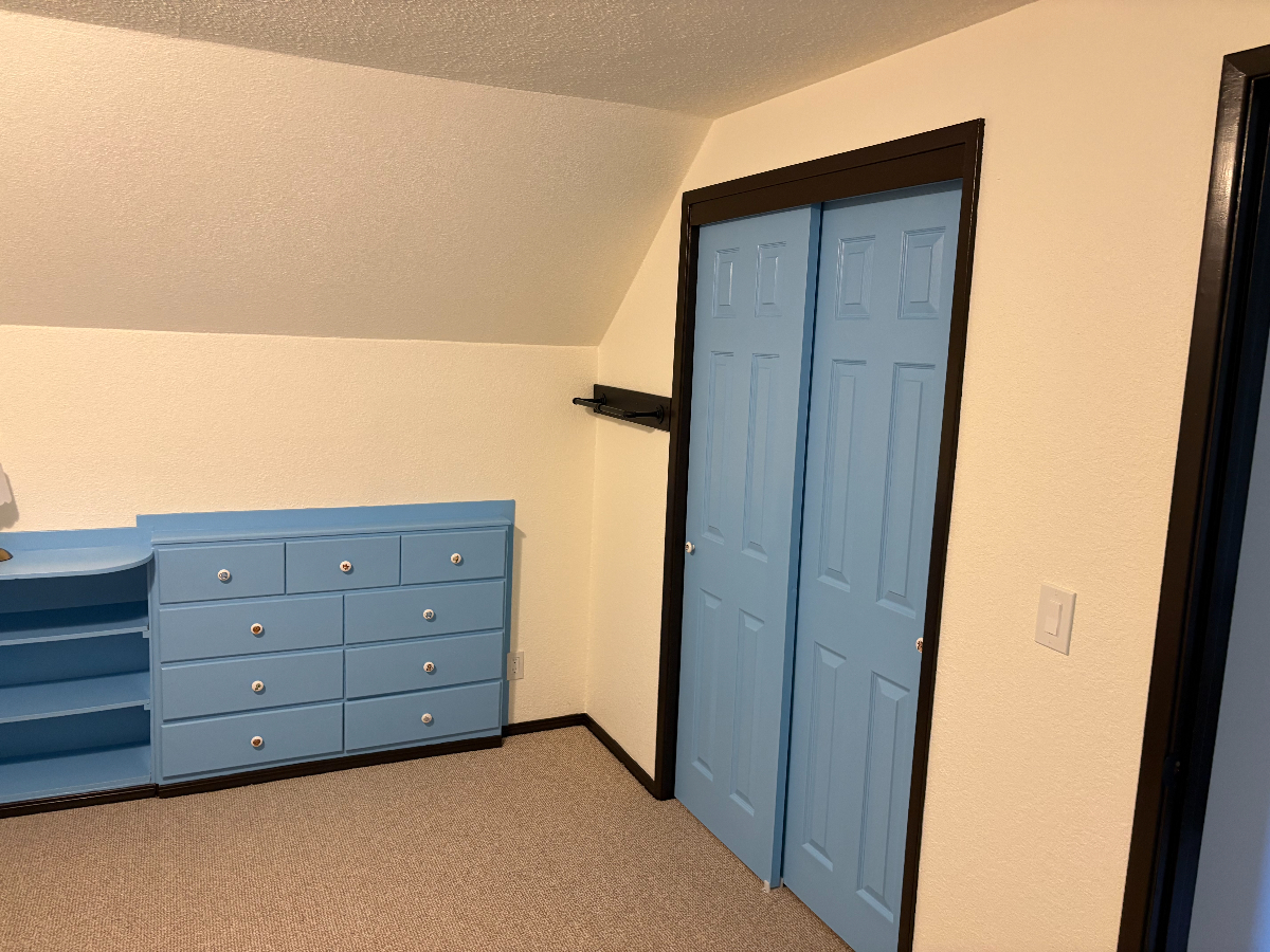 Spacious Woodland Retreat | 3BR Office Media Room Fully Furnished - Photo 2