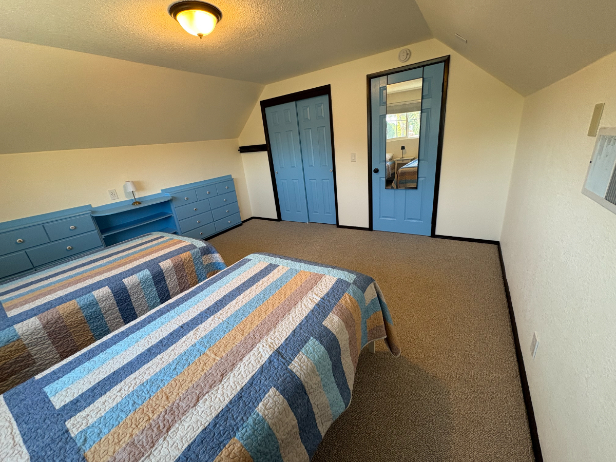 Spacious Woodland Retreat | 3BR Office Media Room Fully Furnished - Photo 5