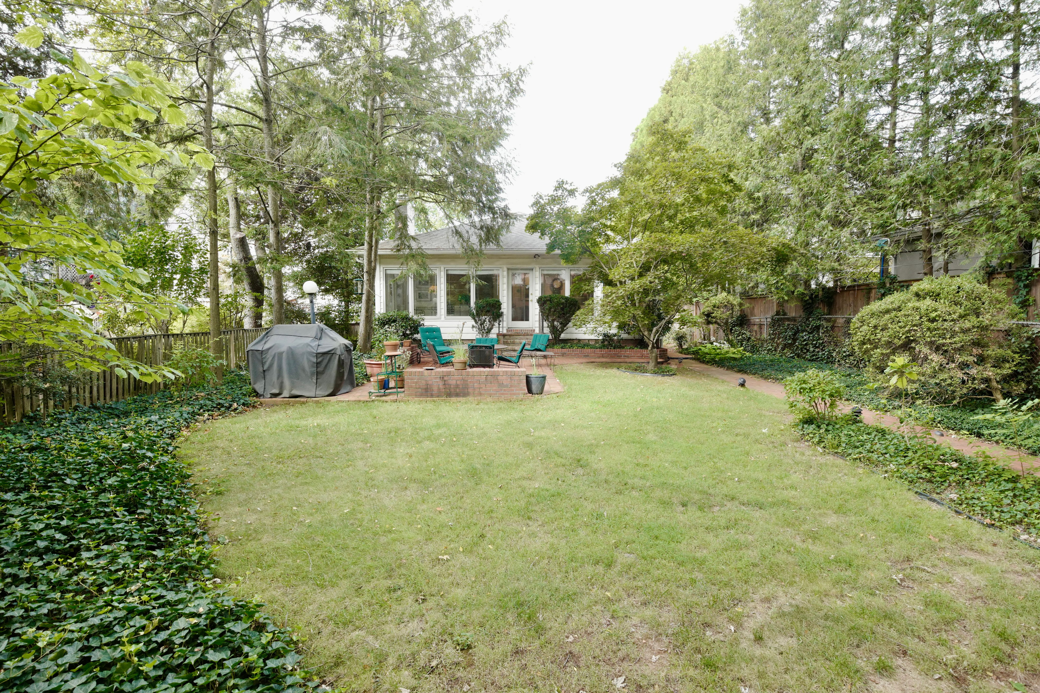 A Real Home Near the National Cathedral, With a Garden to Match - Photo 2