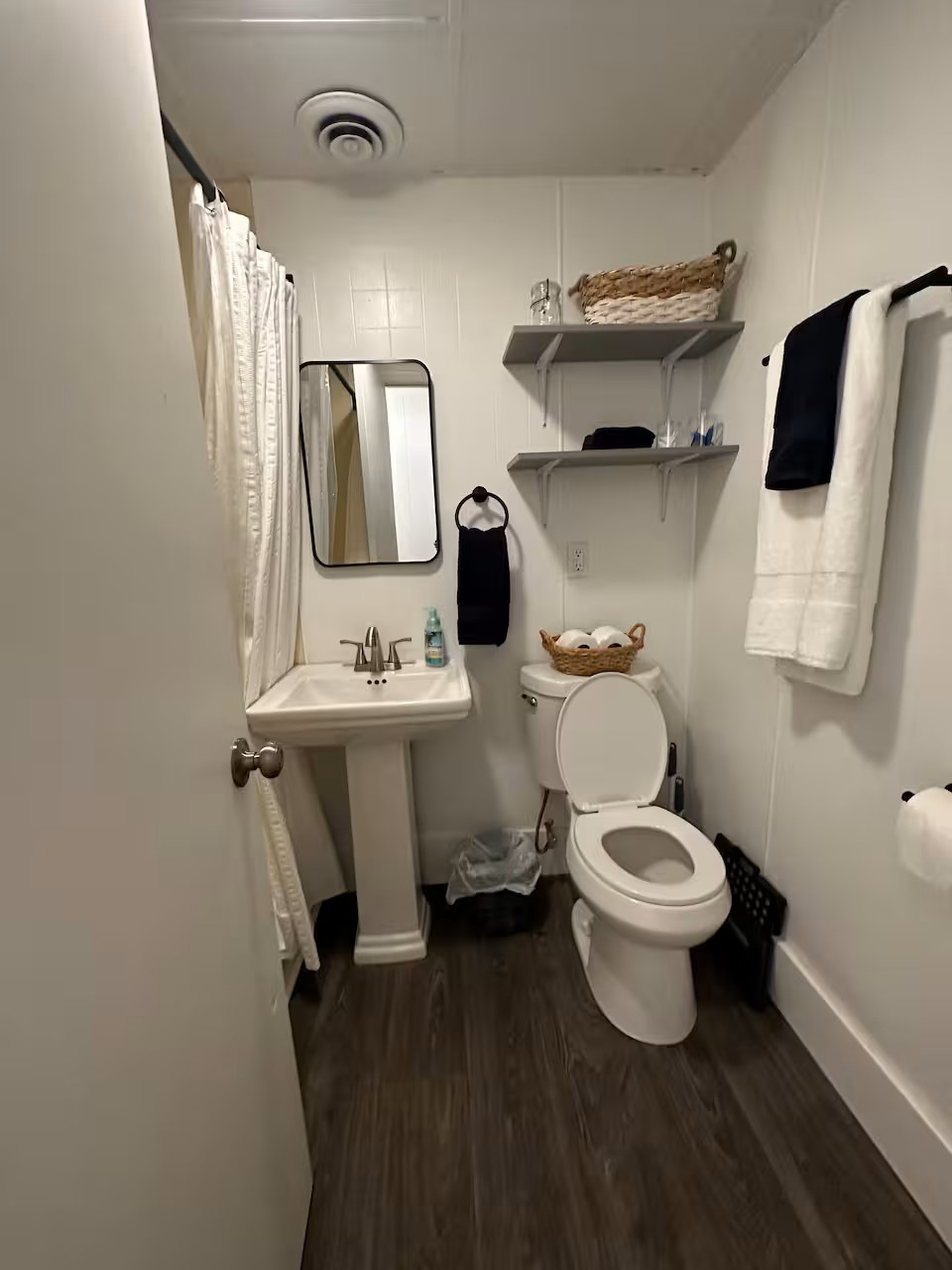 Cozy three bed one bath. Steps to the beach! Sunset Bay, USA!!! - Photo 5