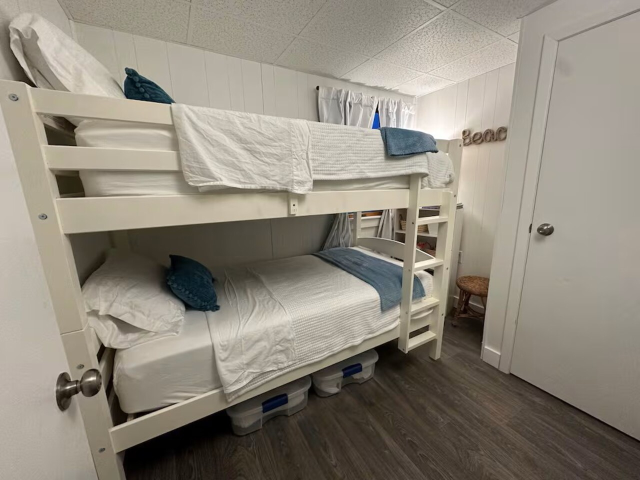 Cozy three bed one bath. Steps to the beach! Sunset Bay, USA!!! - Photo 8