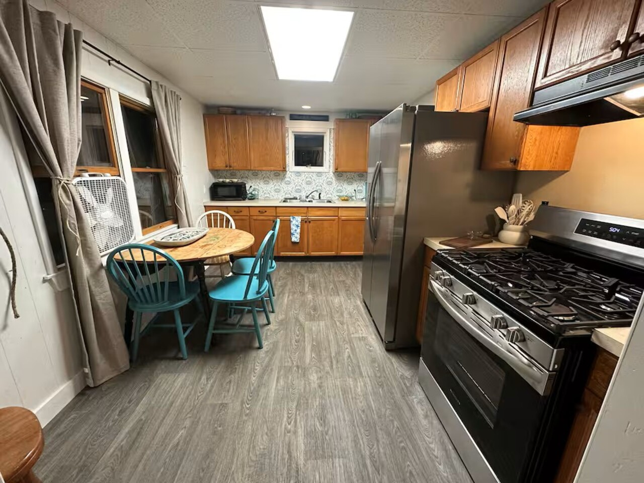 Cozy three bed one bath. Steps to the beach! Sunset Bay, USA!!! - Photo 6