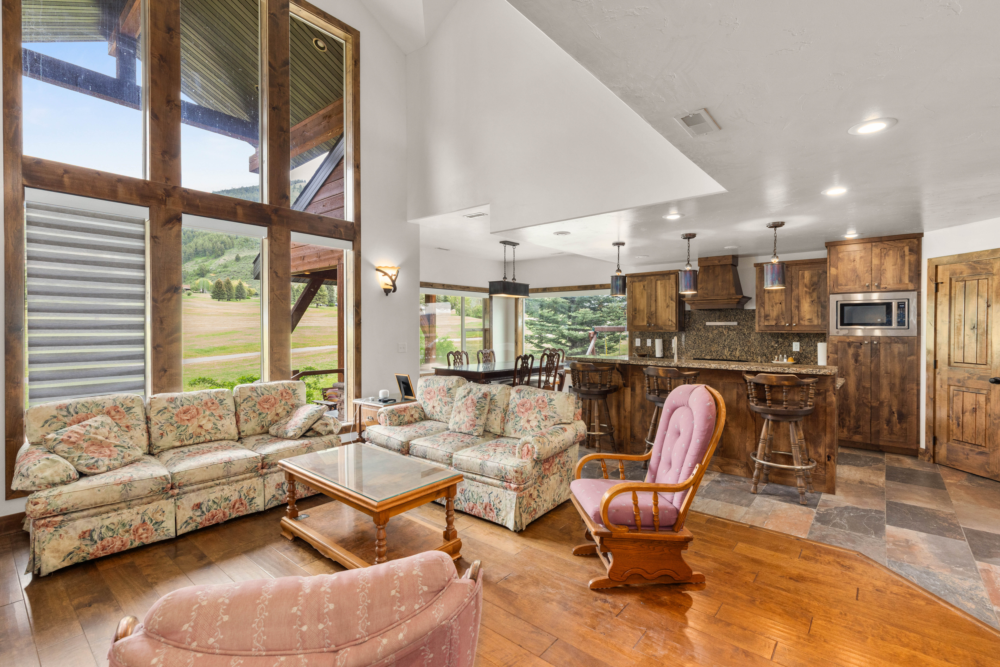 Amazingly beautiful 3,500 sq. ft luxury home right on the Afton golf course with great views of golf - Photo 3