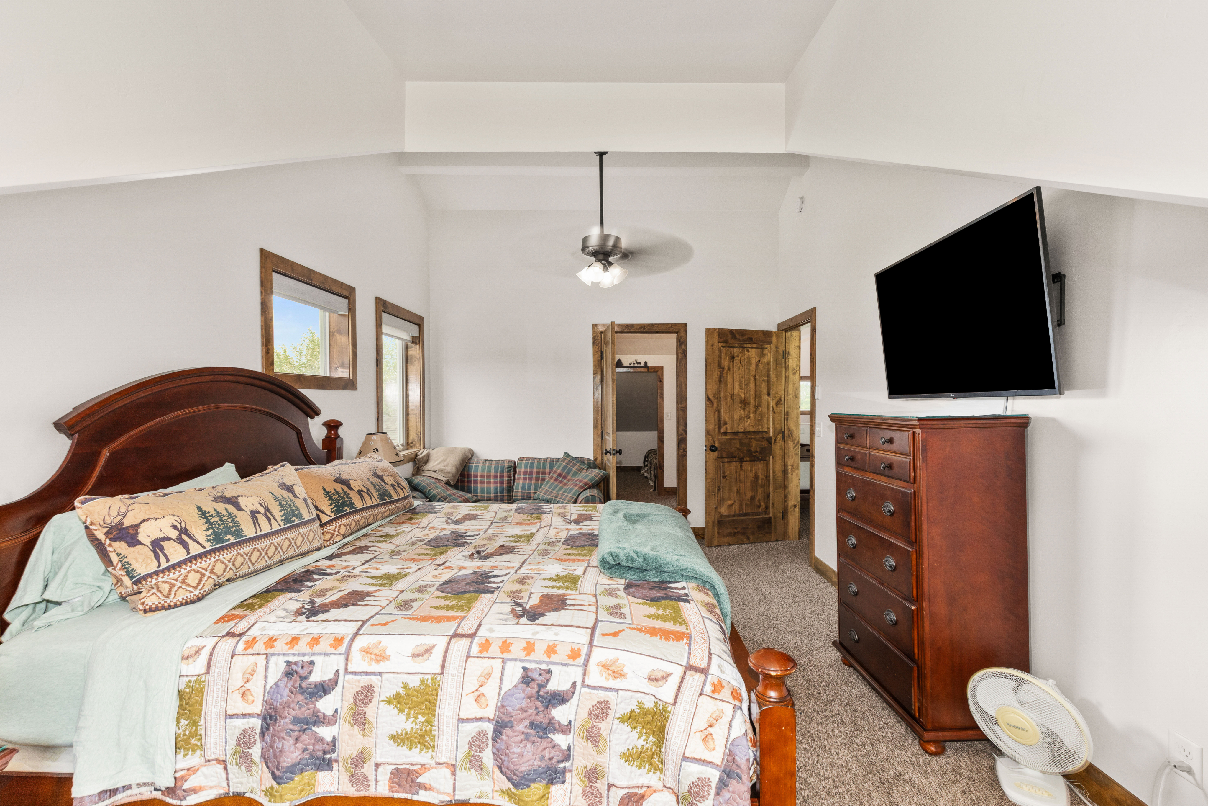 Amazingly beautiful 3,500 sq. ft luxury home right on the Afton golf course with great views of golf - Photo 9