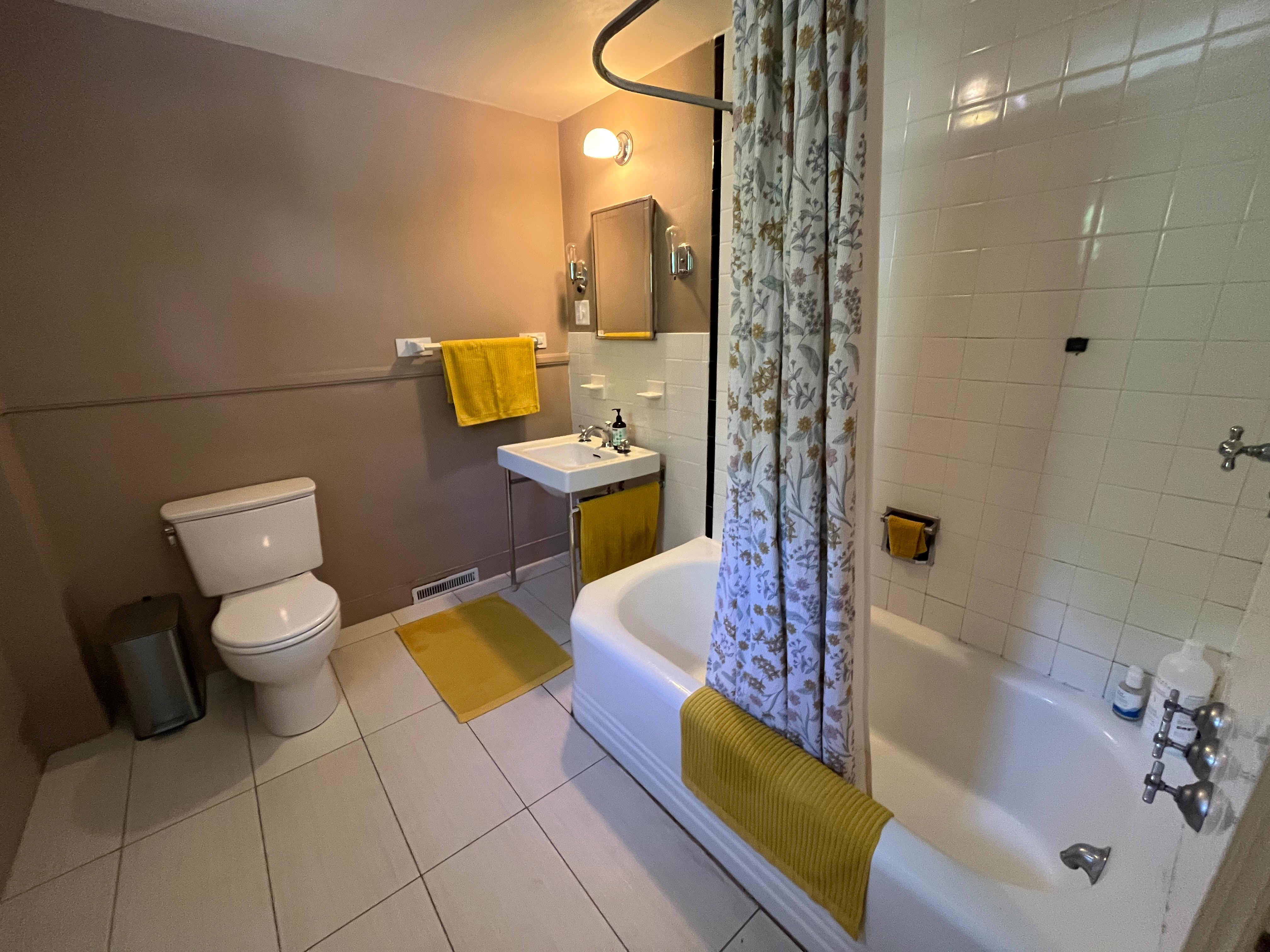 Bright pearl street home - Photo 12