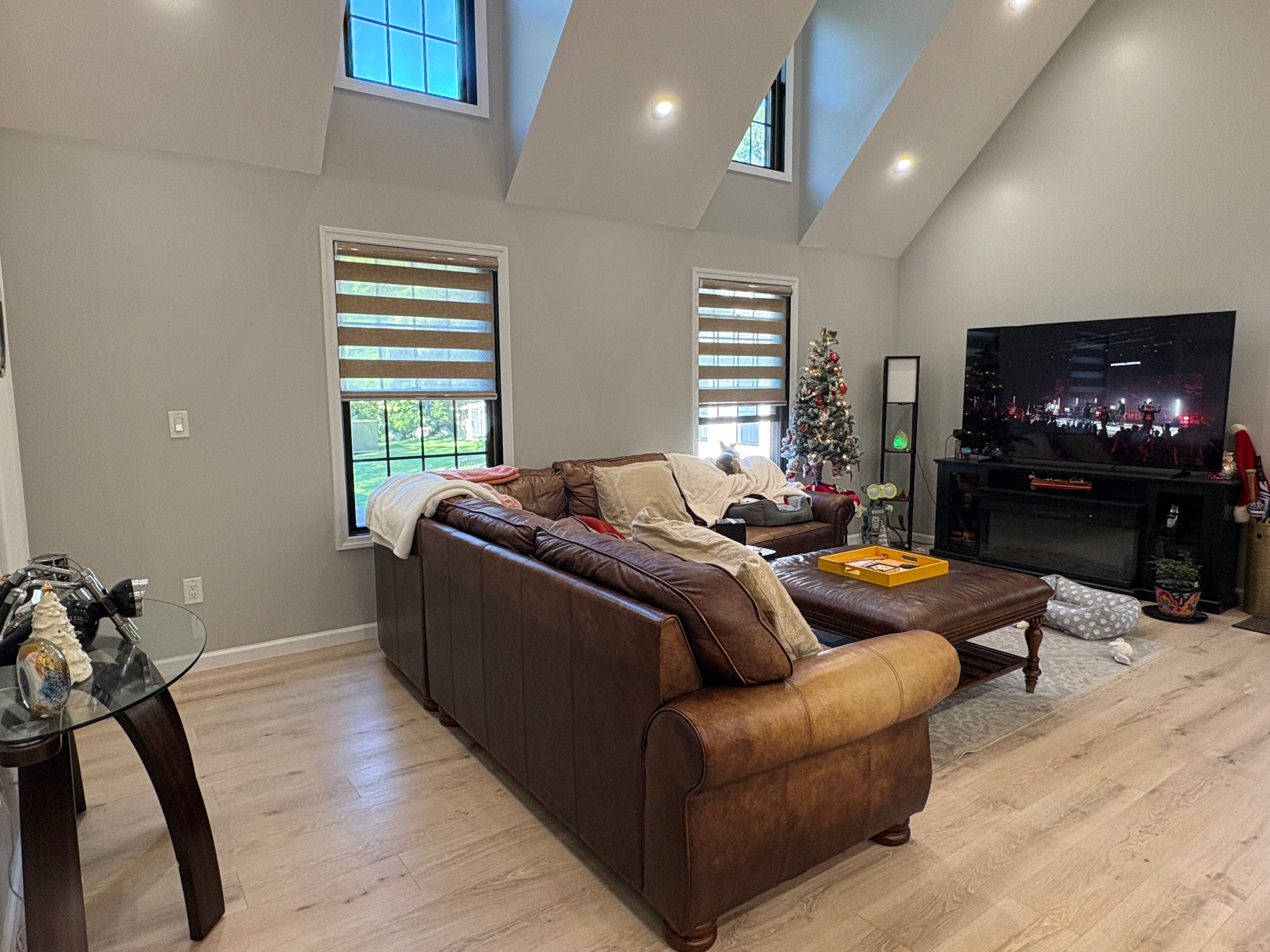 New Modern Apartment Open Concept - Photo 10