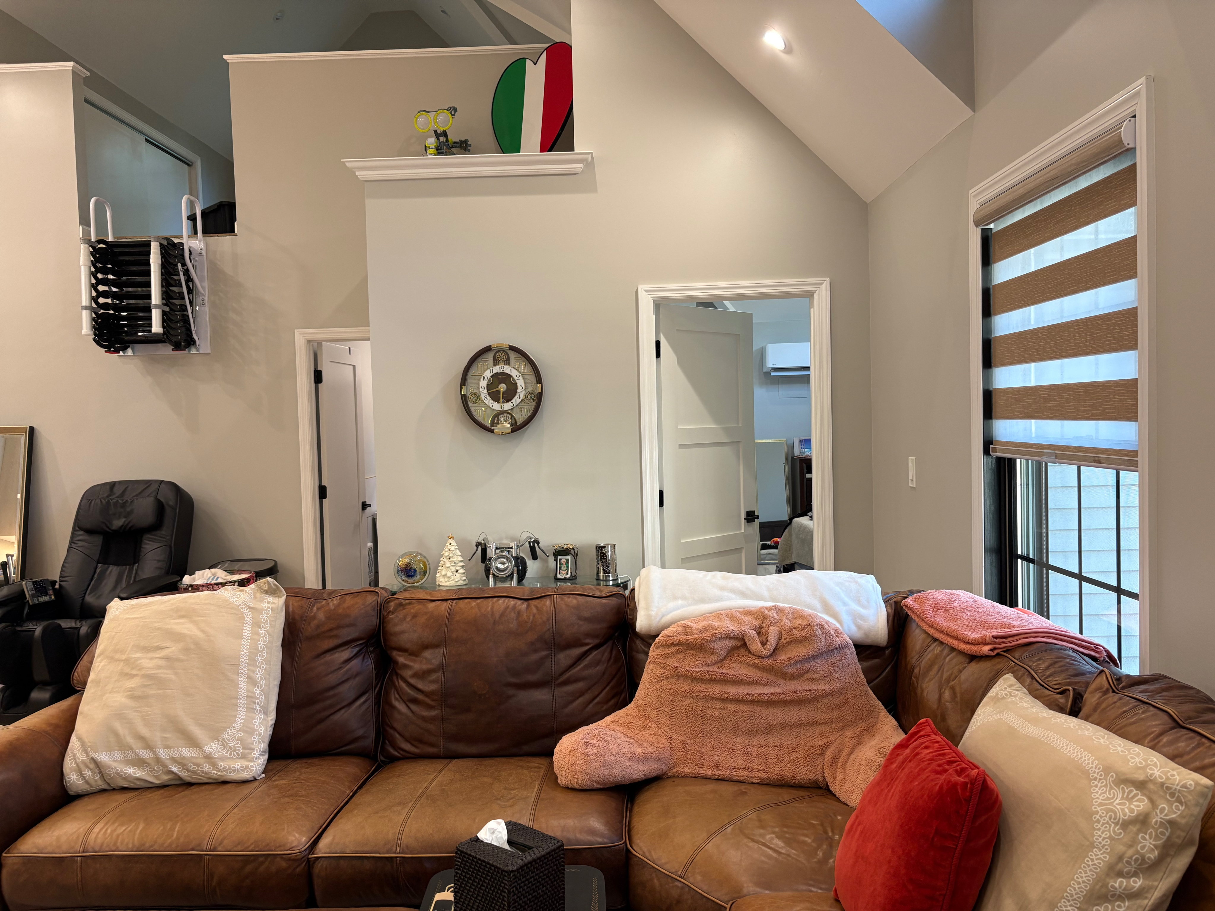 New Modern Apartment Open Concept - Photo 11